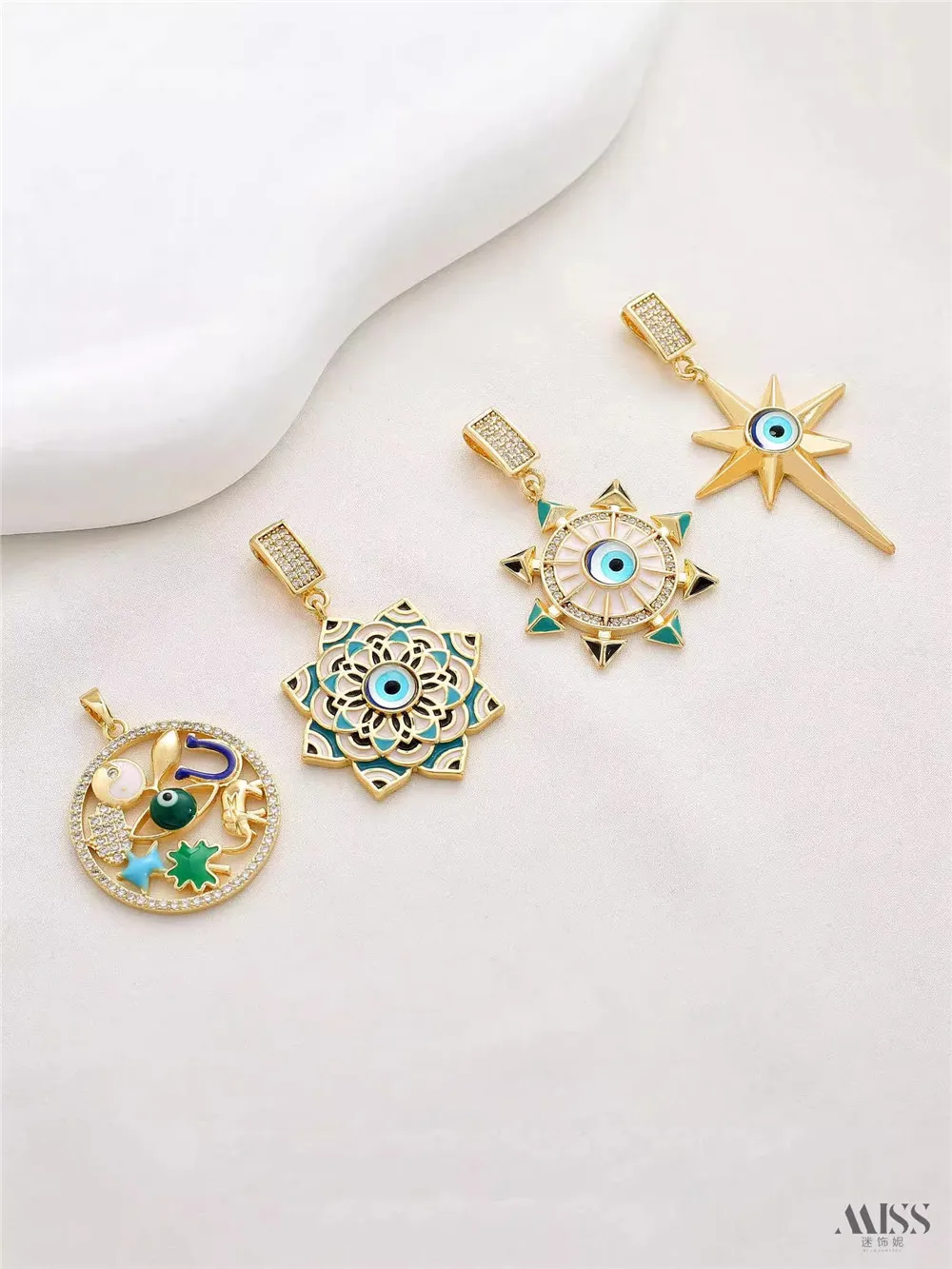 18K Gold Bag Color-preserving Devil's Eye Rudder Star Lotus Charm Pendant DIY Sweater Chain Necklace Pendant Accessories