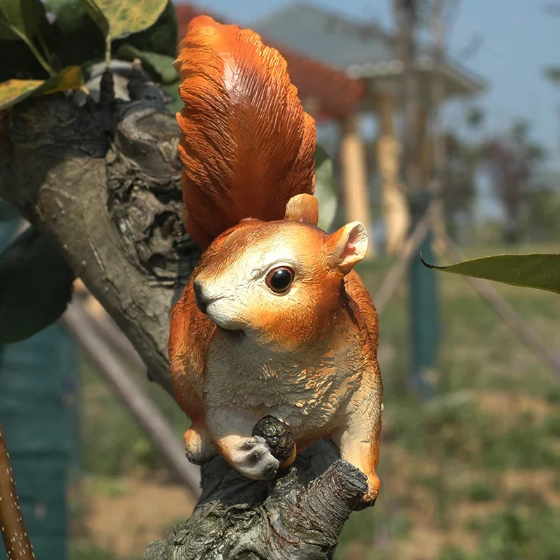 of Small Squirrel Sculpture Resin Crafts Furnishings Garden Decor Courtyard Decoration