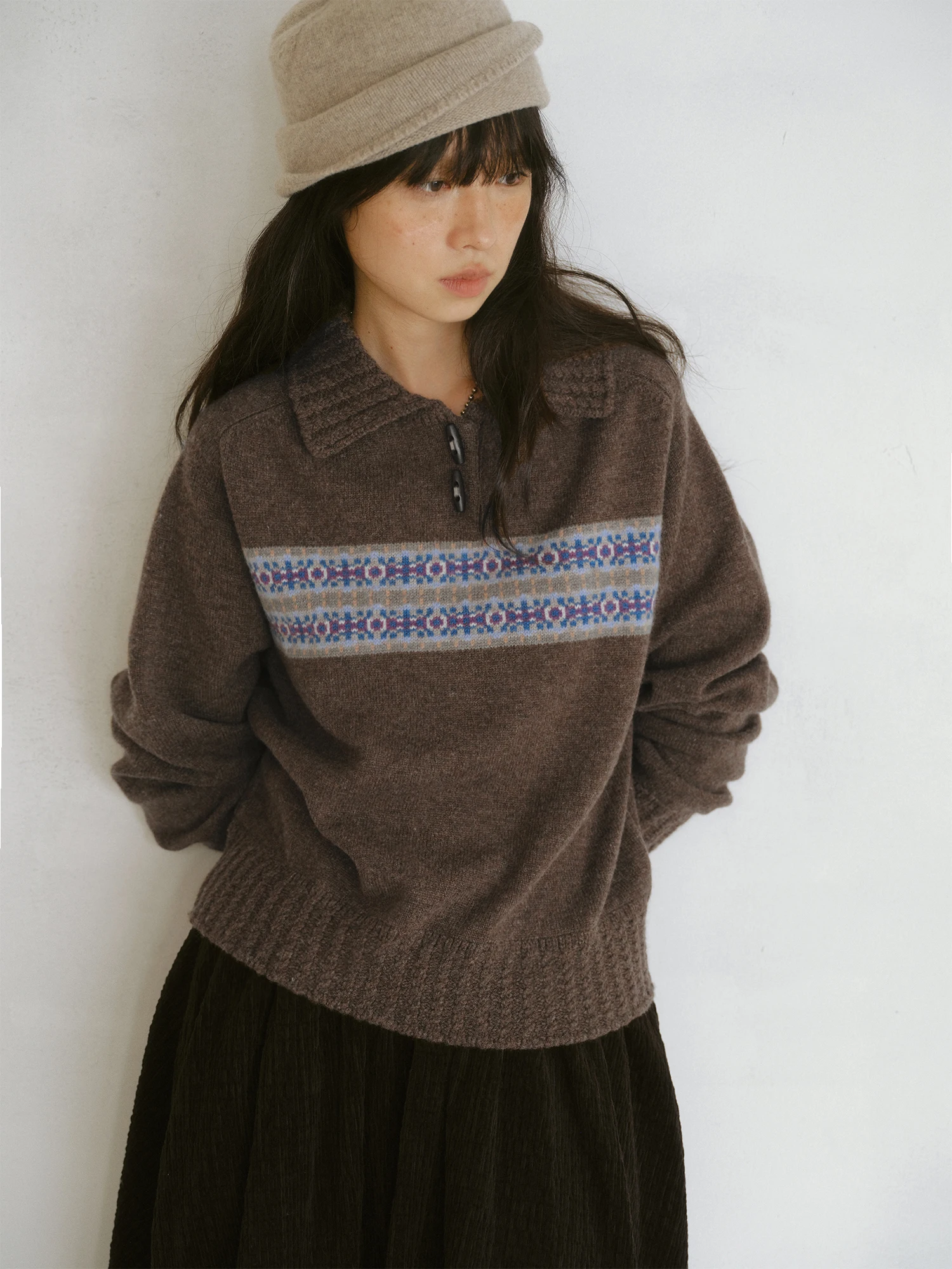 

Gentle Hand Knitted Camere Ne Sweater with Button Closure Full Wool Skin-friendly Medieval Sle Women's Knitwear