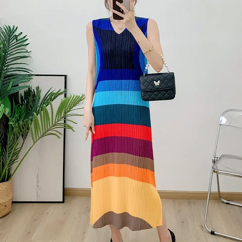 

ALSEY Pleated Blocking Women's Dresses Sleeveless V-neck Long Dress Fashion Temperament Slim Undershirt Dress 2024 Summer New