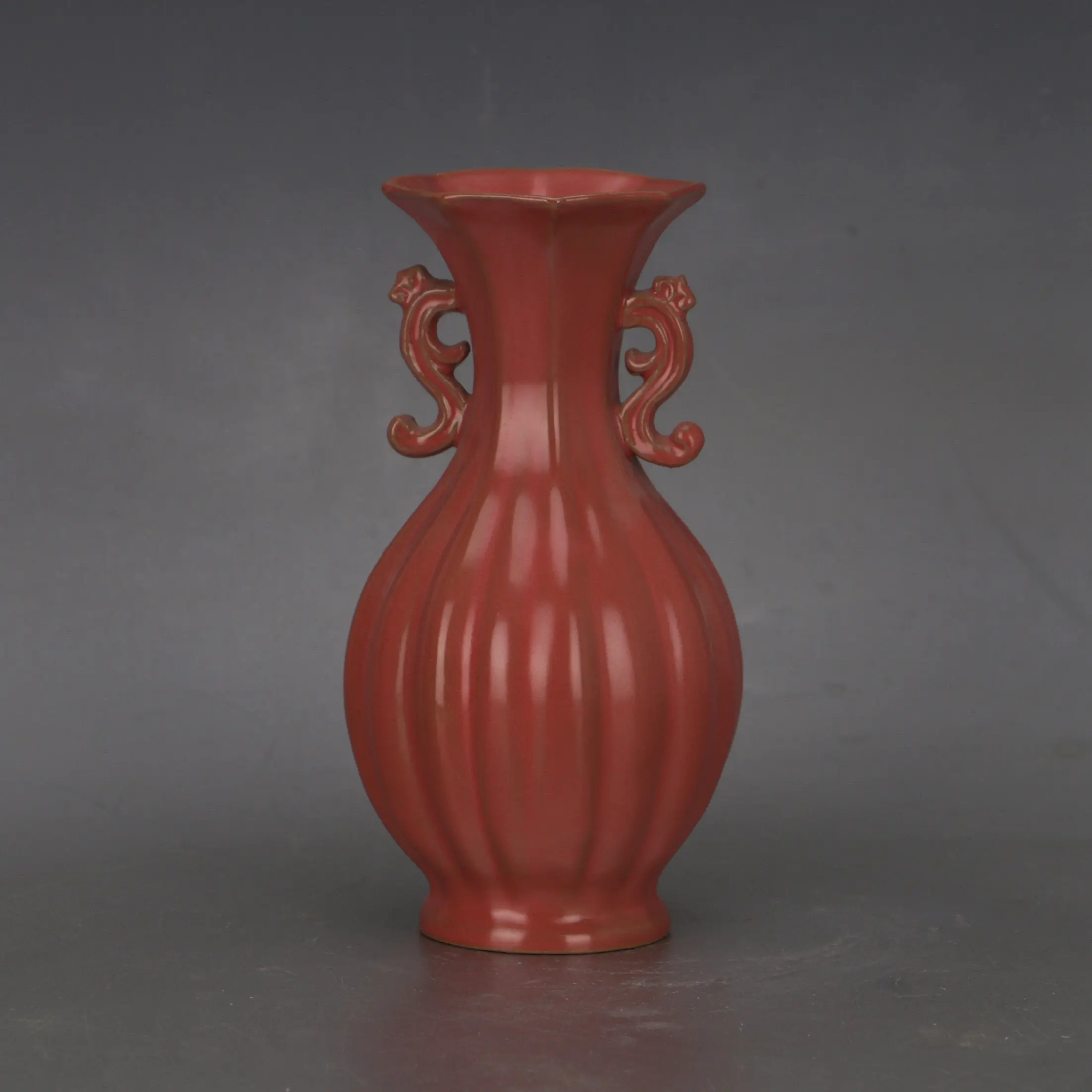 Song Dynasty Ru Ware Qingliang Temple Red Glaze Melon Rib Double Handle Vase Replica Porcelain Collectible