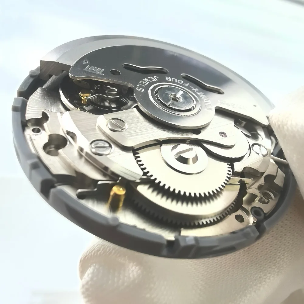 GMT NH34 Automatic Mechanical Movement White 3H Date Wheel High Precision 24 Gemstones NH34A 24H Dial GMT Function