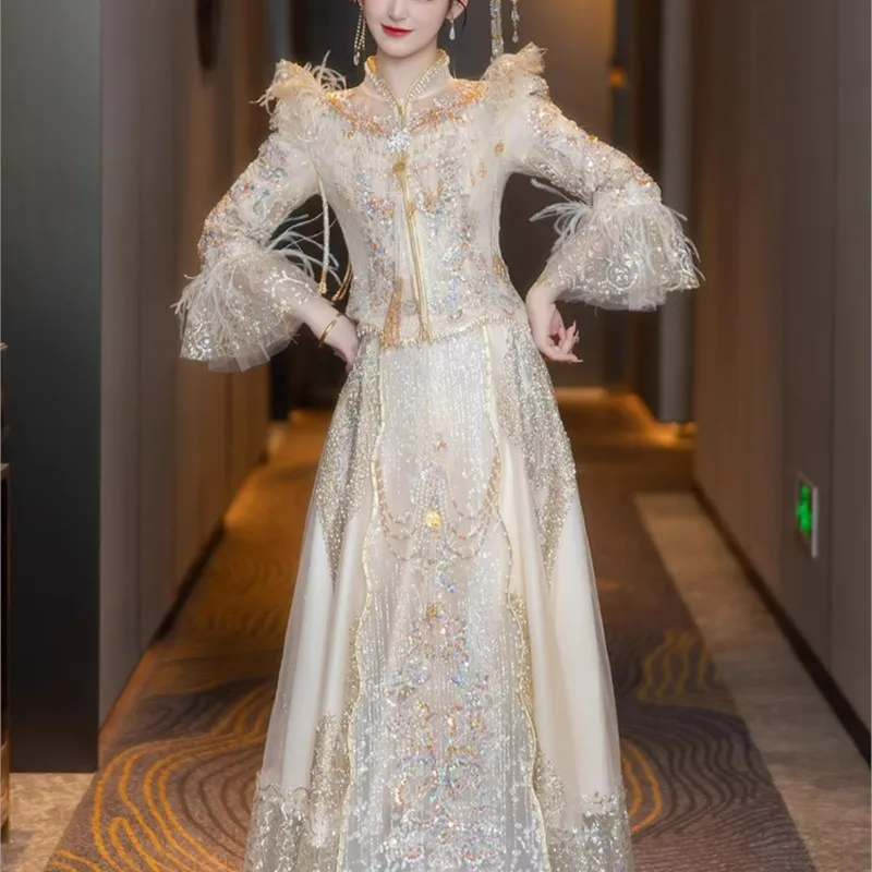 

A new champagne-colored Chinese-style wedding dress
