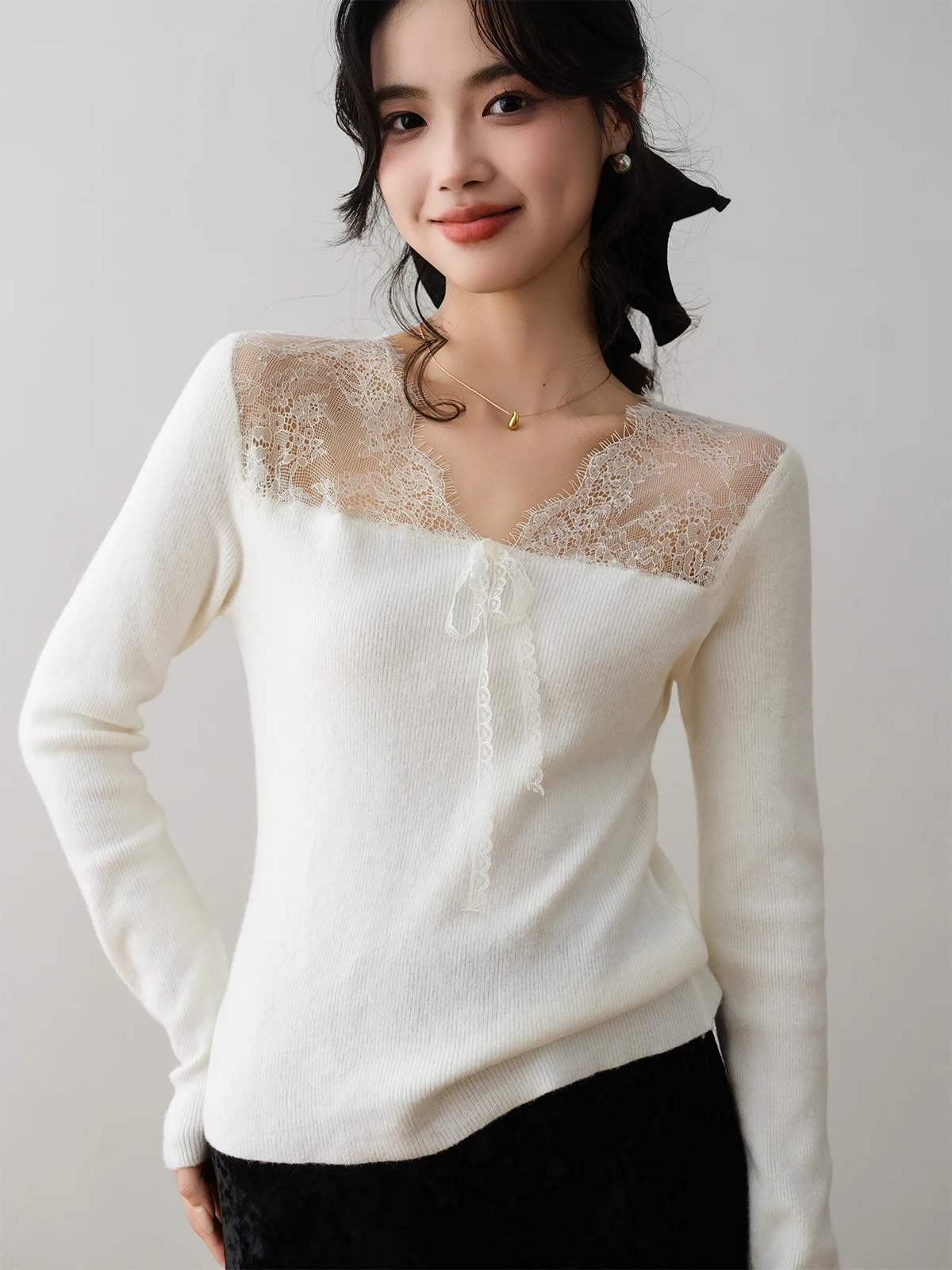 

Ronron Gentle Lace Splicing Knot V-neck Knitted Sweater 2025 Winter Inner Wear Top French Style Long Sleeve Girl's ...