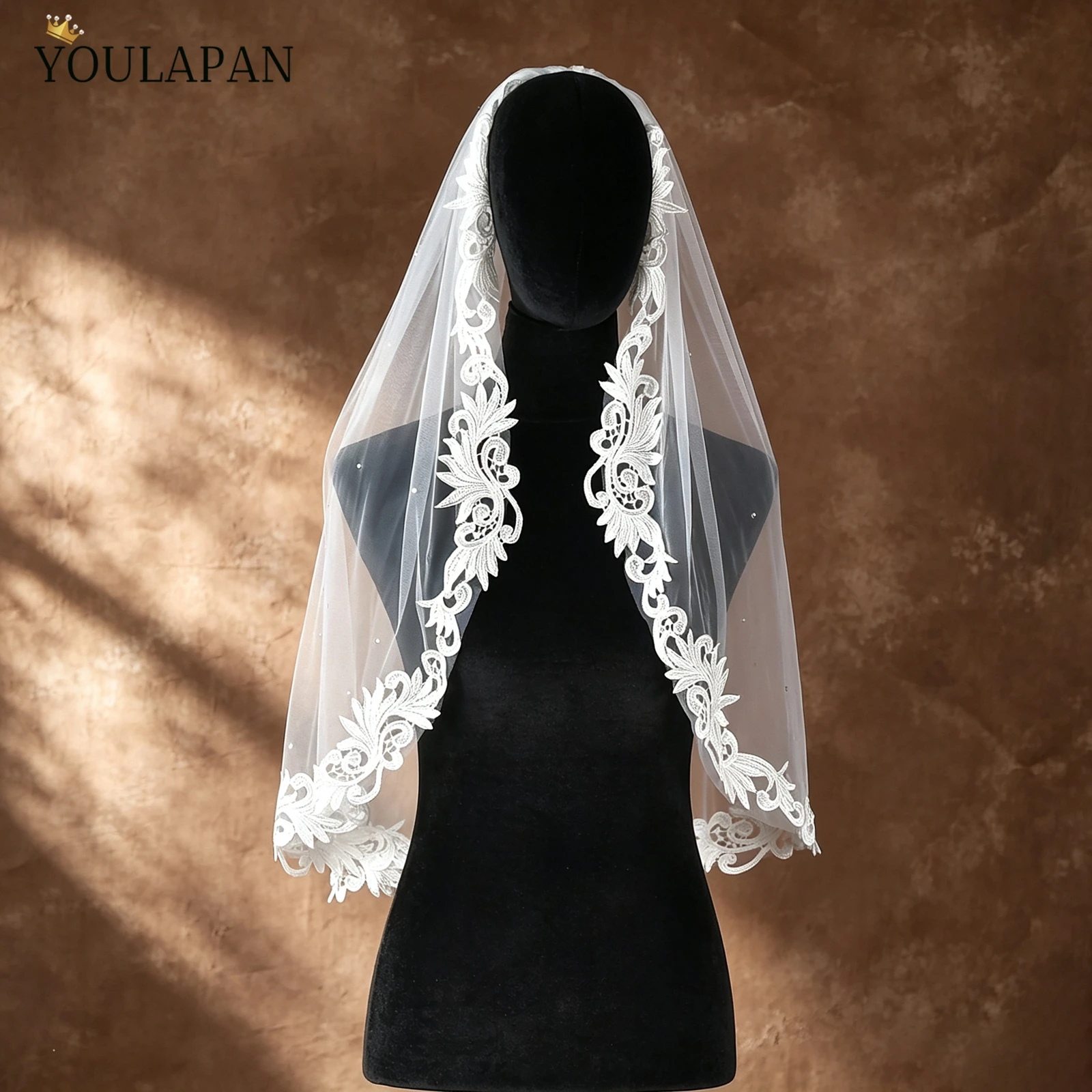 TOPQUEEN Velo Novia Embroidery Applique Veil Short With Rhinestones Wedding Veil With Comb Wedding Veil Tulle Transparent V369