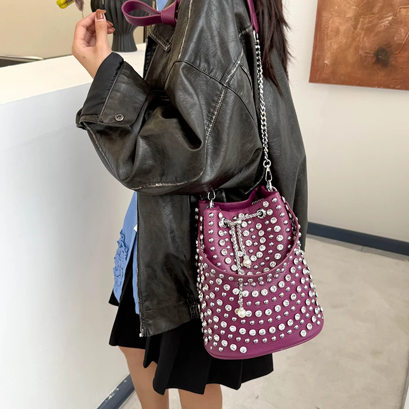 Fashion Solid Color PU Retro Crossbody Bags 2025 Rivet Decoration Shoulder Bags for Women Sweet Exquisite Commuting Bucket Bag