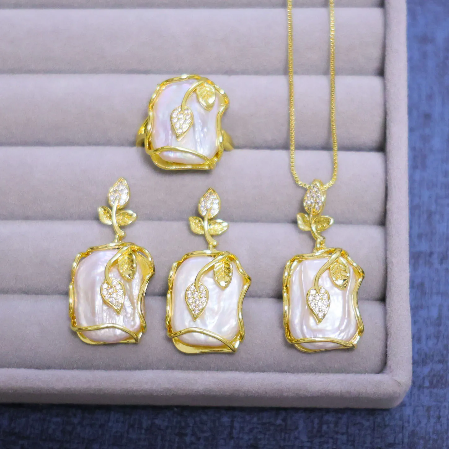 New French niche hot-selling natural Baroque pearls, three-piece Baroque pearls 3PCS