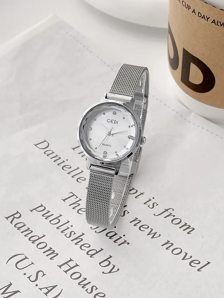 New Women'S Watch, Light Luxury, High-End Feel, Simple And Elegant Design, Small Dial, Perfect Gift For Women And Students.