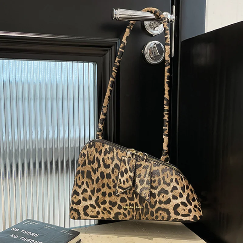 

Women's Irregular Crocodile Print Handbag Trendy High-end Texture Leopard Zebra Print Underarm Bag Zipper Leisure Shoulder Bag