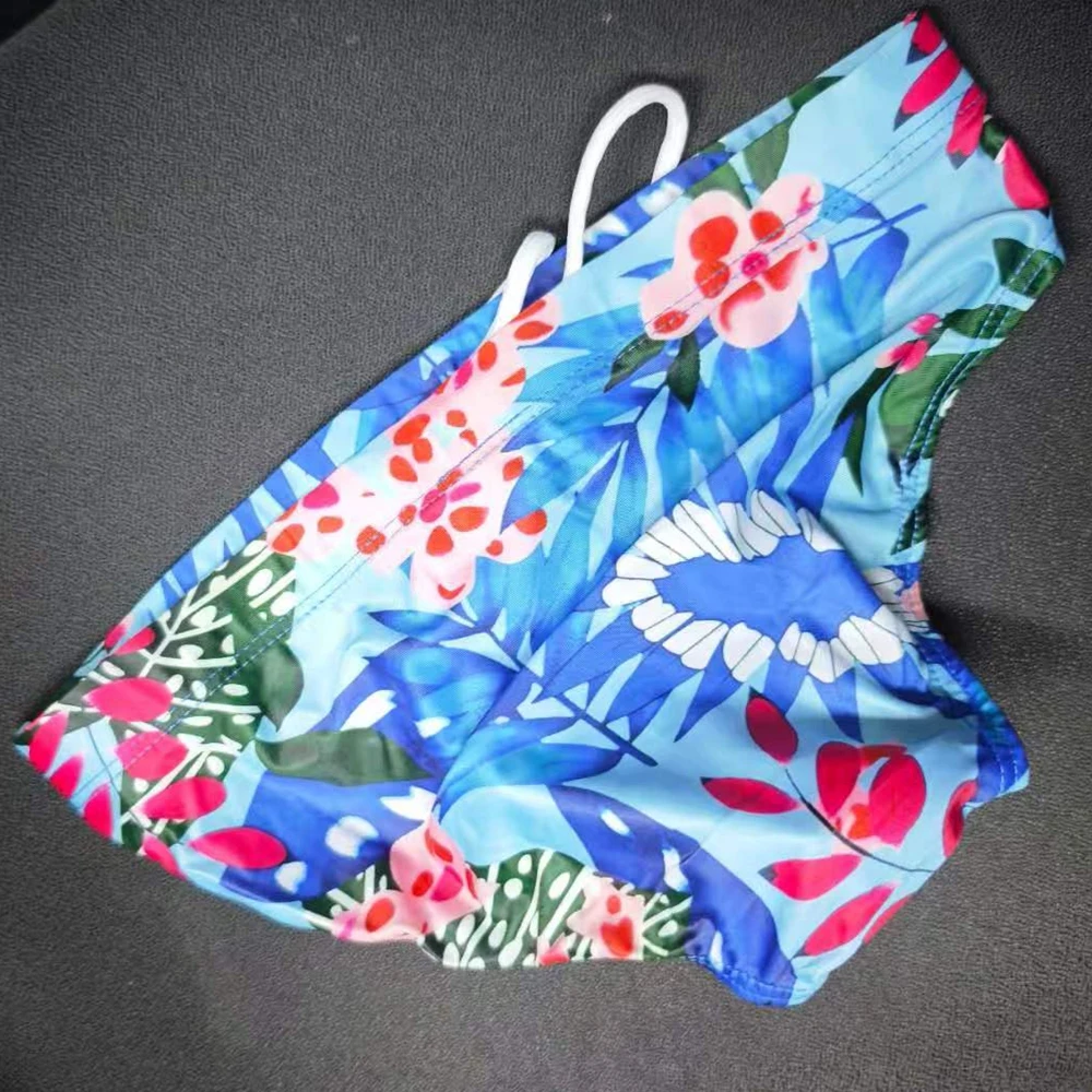 Flower .Men's Swimming Trunks Triangle Printed Trunks European and American Low Waist Cup Trunks Hot Spring Beach Swimming BS405
