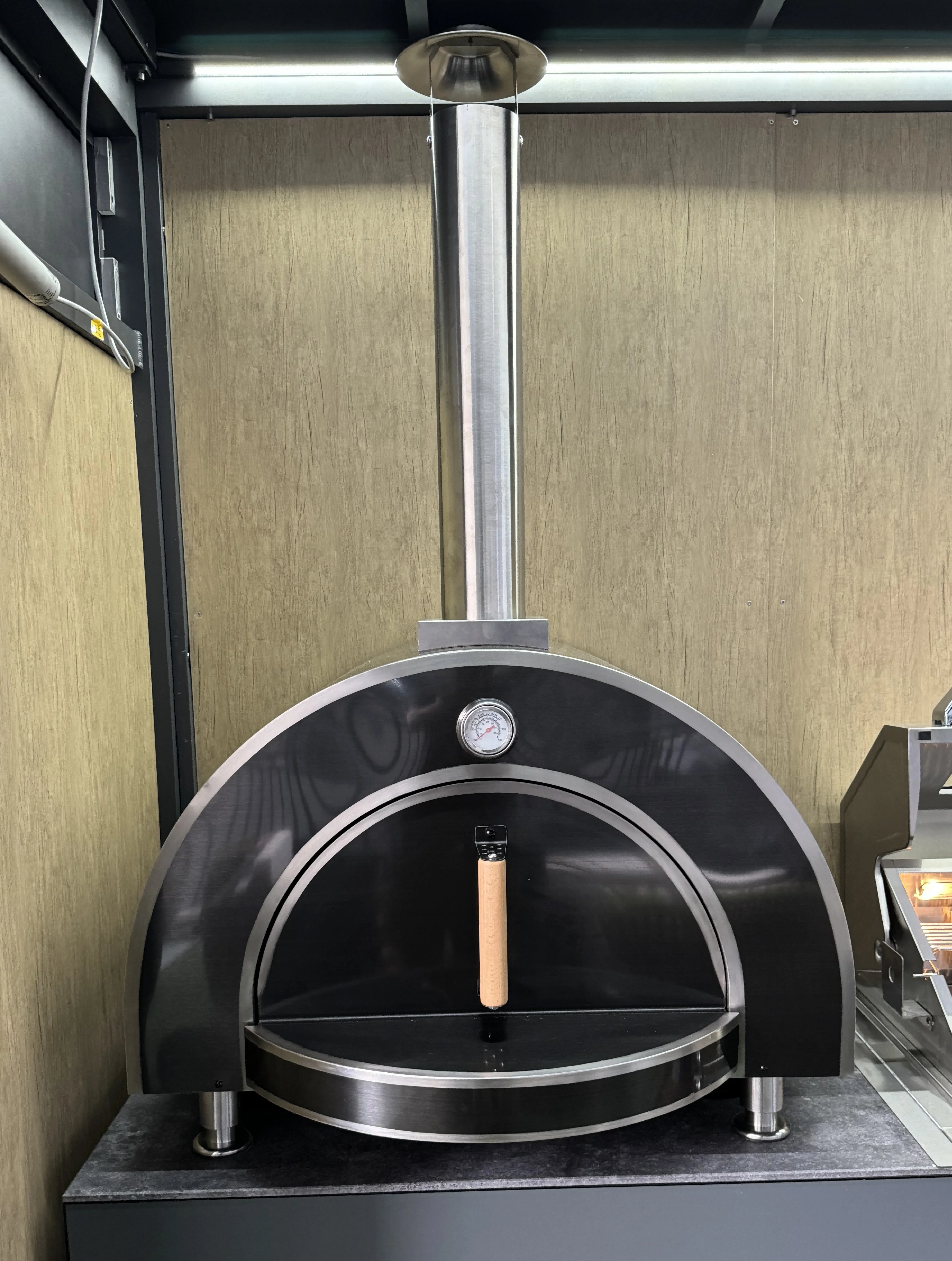 31'' Rust-Resistant 3-Day Quick Delivery Stainless Steel Portable Tabletop Charcoal Pizza Oven for Outdoor Party