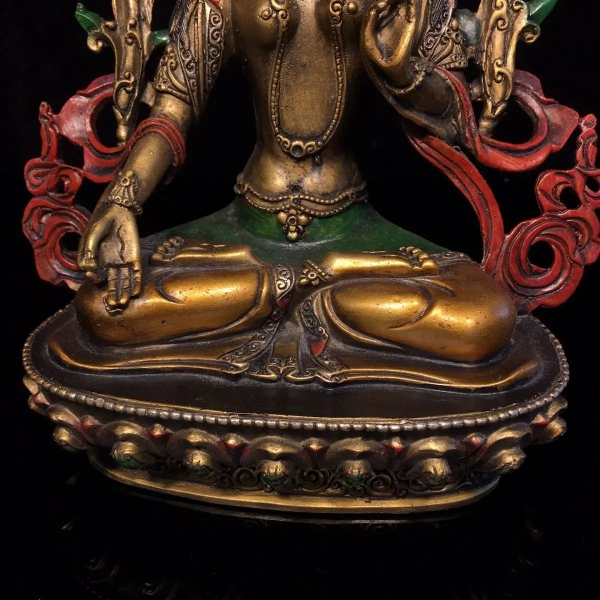 Pure copper painted whiteness mother Buddha statue, exquisite craftsmanship, thick pulp, size as shown in the picture, weighing