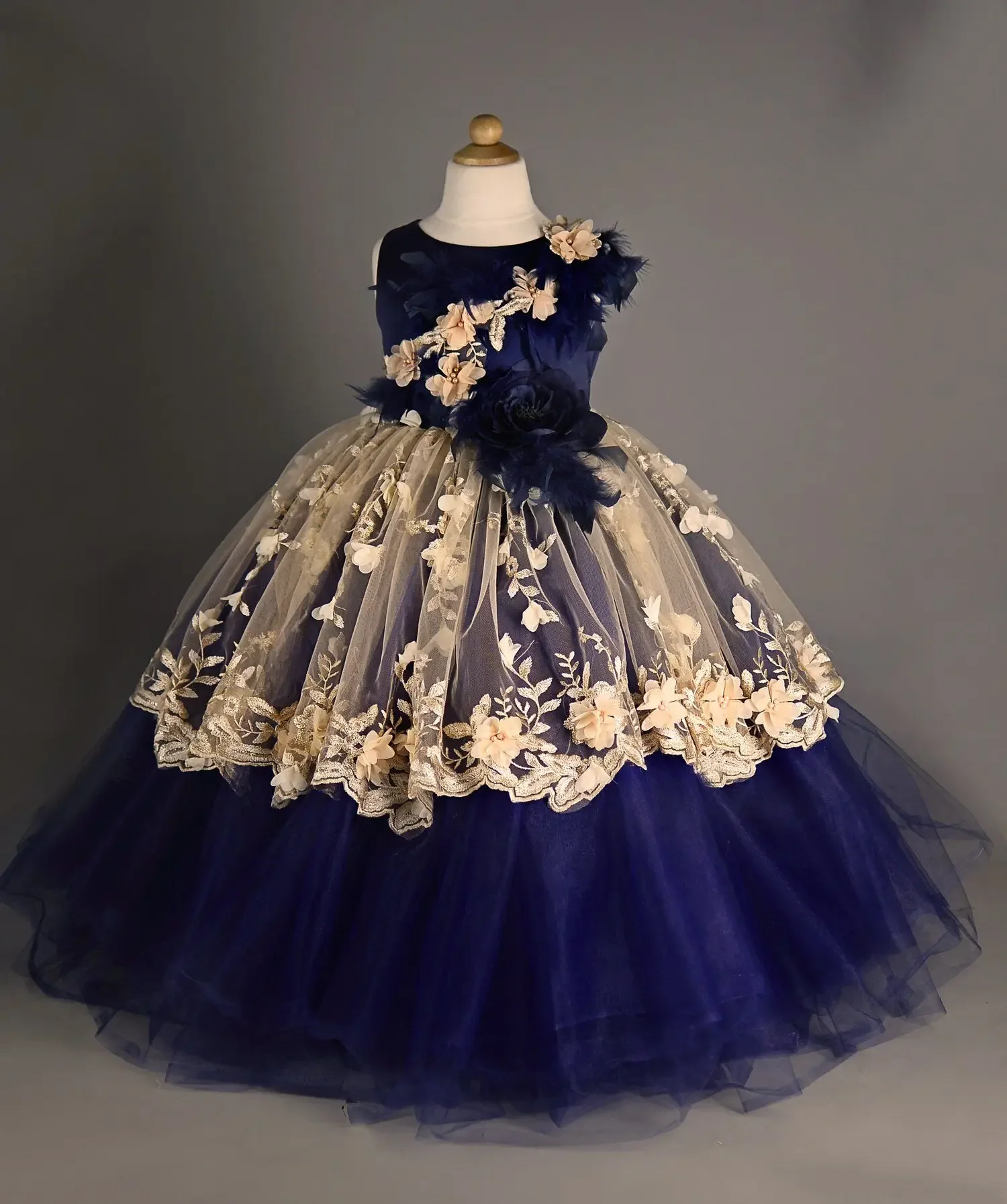 

Luxury Flower Girl Dresses for Wedding Flower Lace Appliques Puffy Girl Kids Birthday Party First Holy Communion Gown Customized