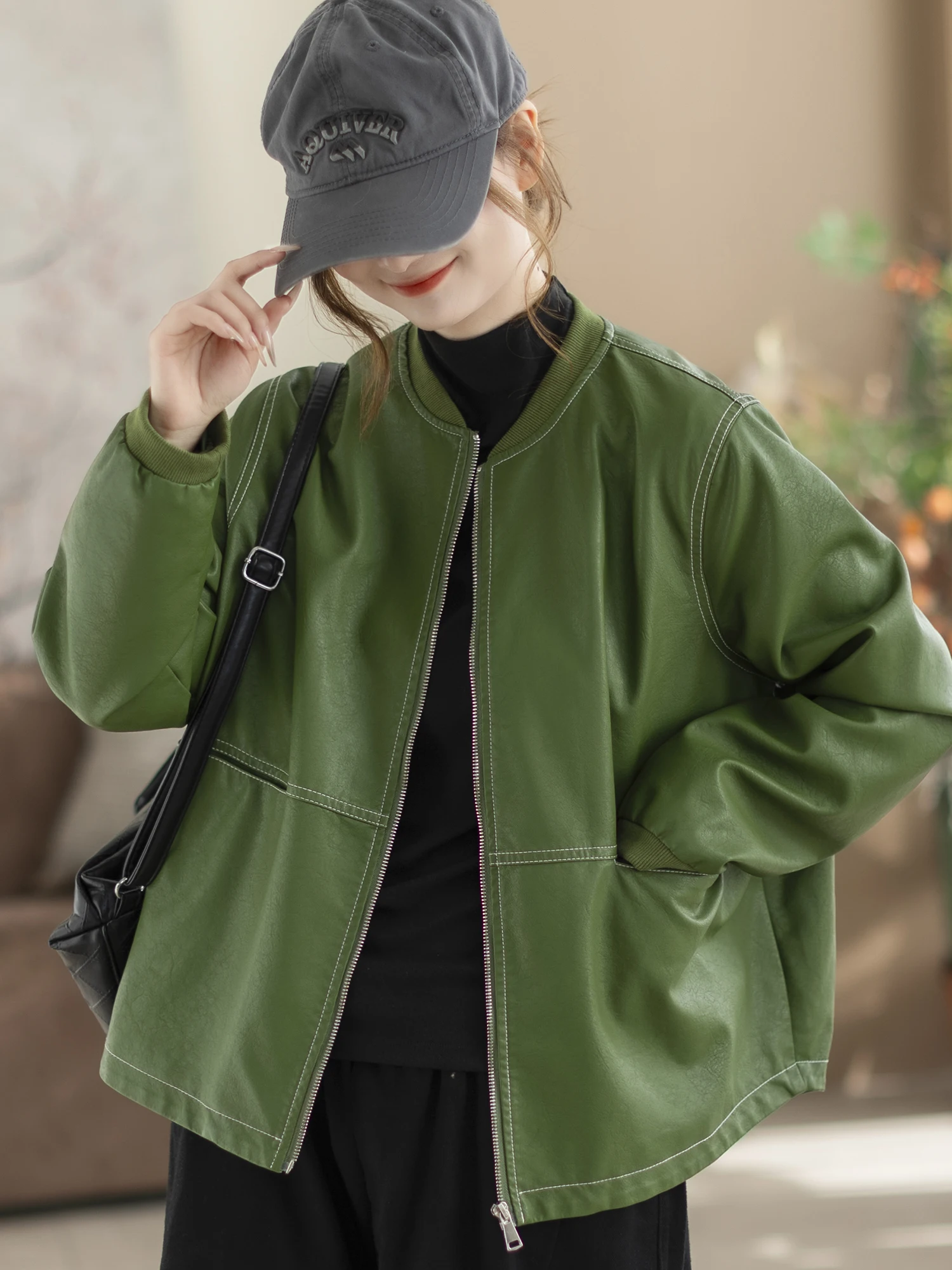 เสื้อแจ็คเก็ตหนังผู้หญิงทรงลำลอง คอกลม สีพื้น ดีไซน์เรียบง่าย สำหรับเดินทาง ฤดูใบไม้ผลิ ฤดูใบไม้ร่วง สินค้ามาใหม่ เสื้อคลุมผู้หญิง