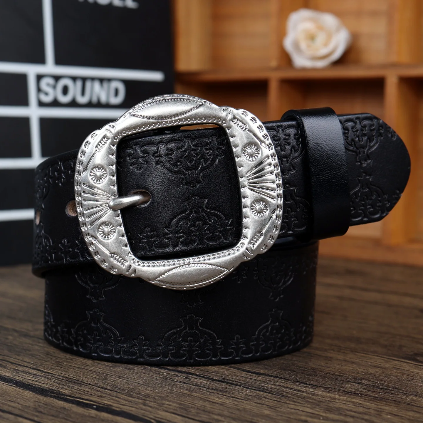 

Men's Retro Personality Trendy Leather Belt Pin Buckle Top Layer Cowhide All-match Casual Pants Jeans Belt
