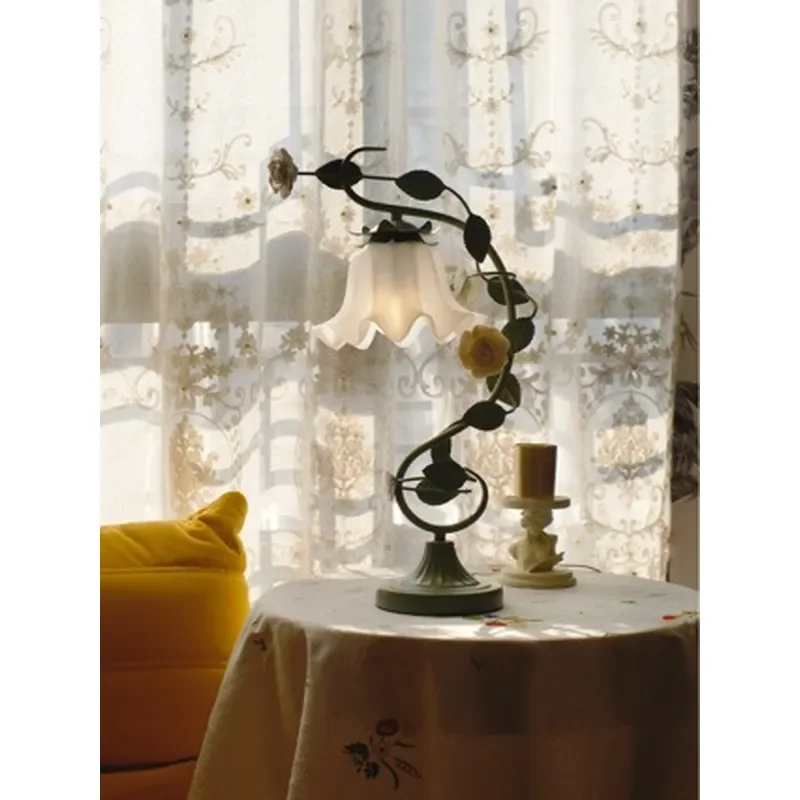 Ronnie Green Ceramic Flower Table Lamp USB Powered 3 Color Light Romantic Bedroom Bedside Night Light American Pastoral Style