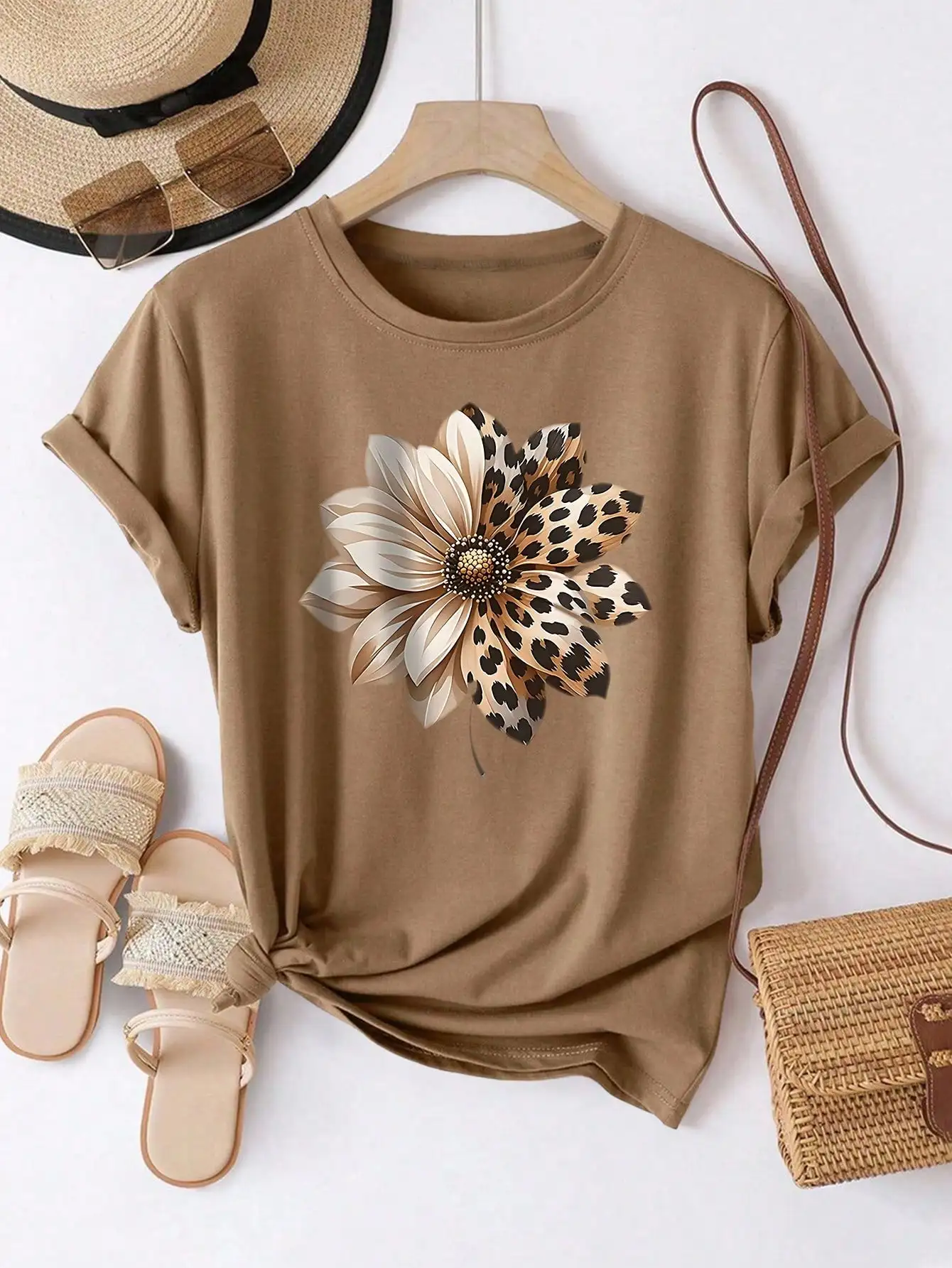 

Women's Casual Round Neck Short Sleeve T-Shirt with Floral Leopard Print