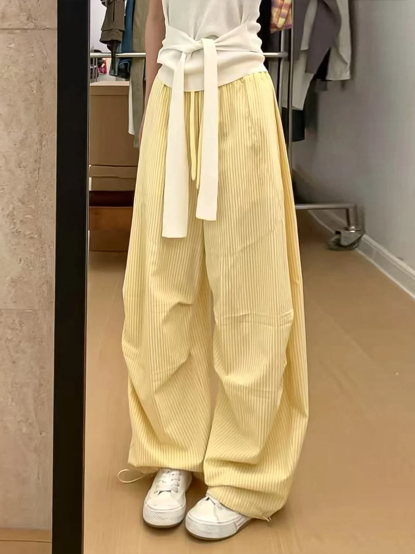 

Желтые полосатые вышитые повседневные свободные женские летние рабочие брюки, быстросохнущие спортивные брюки с широкими штанинами, с высокой талией и эластичным поясом