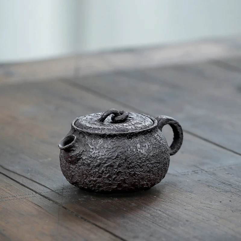 【Tao Yuan】Yixing Original Yixing Clay Teapot Pure Handmade Teapot Black Mud Hammer Pattern Single Circle Literati Gun Mouth100cc