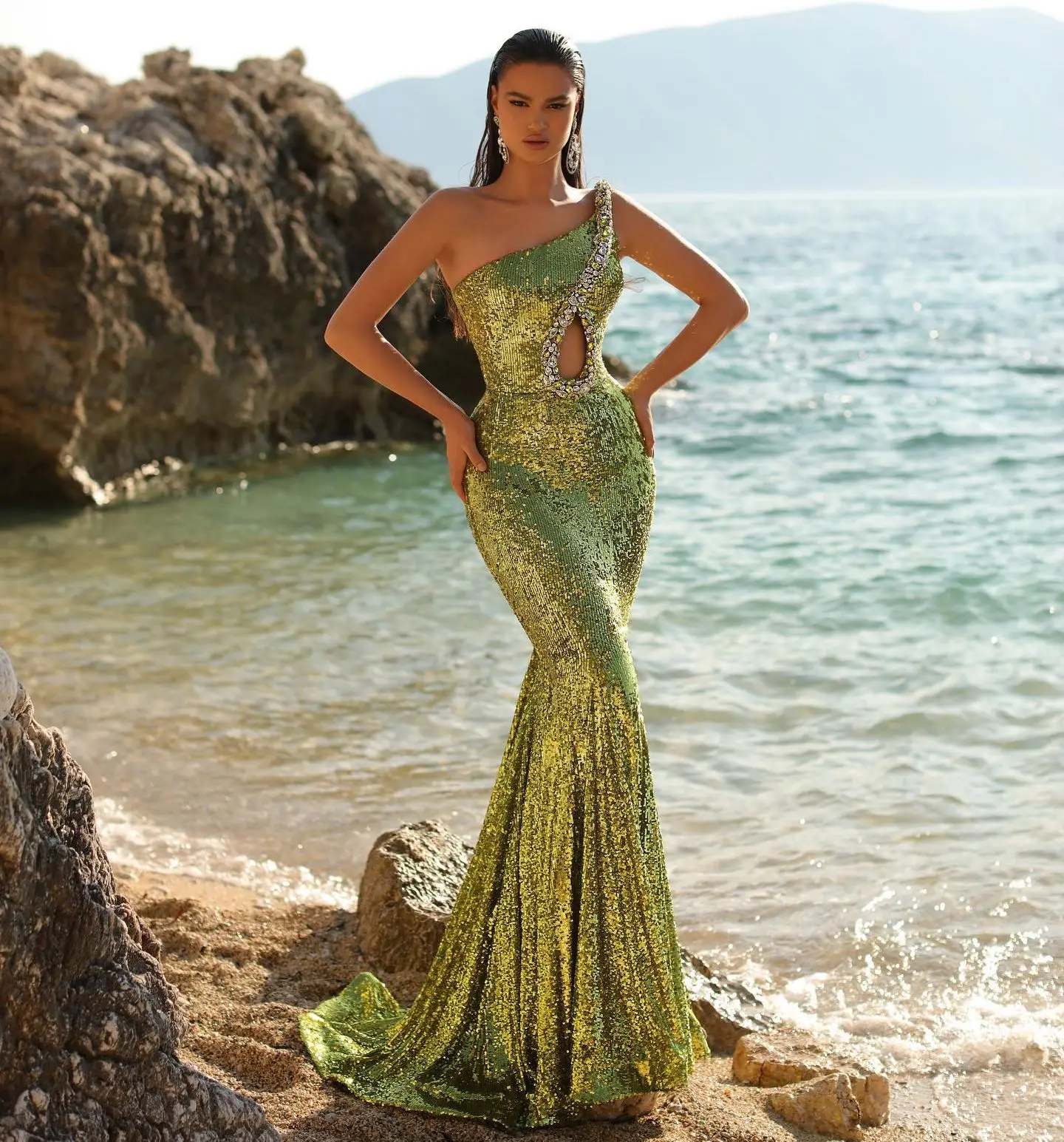 2023 Arabic Side Split Prom Dresses Olive Green Sequined Mermaid Evening Gowns Chic Women One Shoulder Party Dress