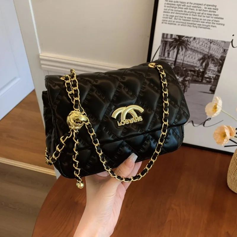 

Versatile Quilted Doctor Bag Maillard Style Woven Raffia + Metallic Accent Crossbody Underarm Bag Daily Use