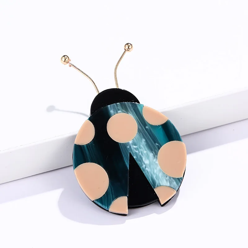 New Cute Simple Ladybug Animal Brooch Pins for Women and Men Insect Laple Pin High-end Fashion Jewelry Accessory Gifts