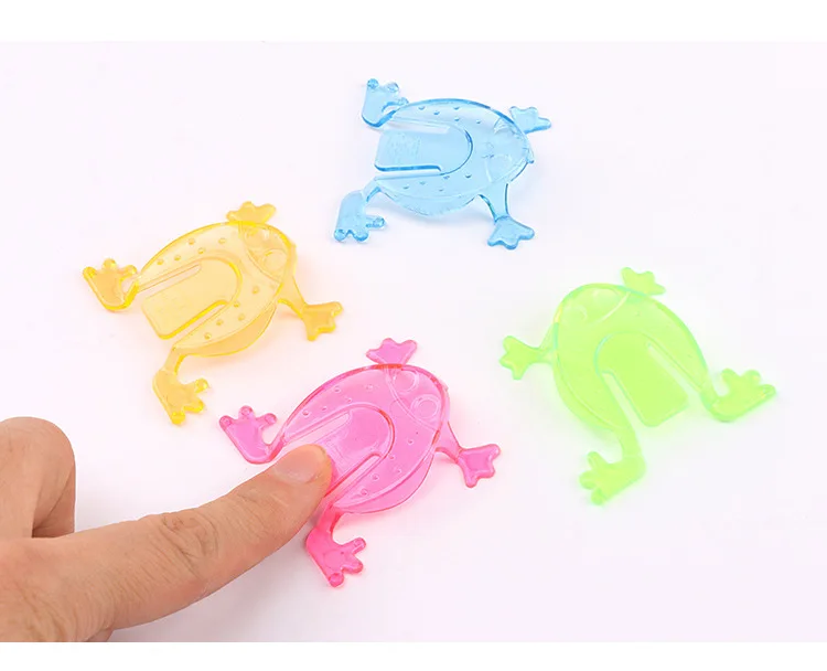 10Pcs Mini Transparent Plastic Children Finger Action Training Toy Random Jumping Frogs Toys Birthday Party Favors Little Gifts