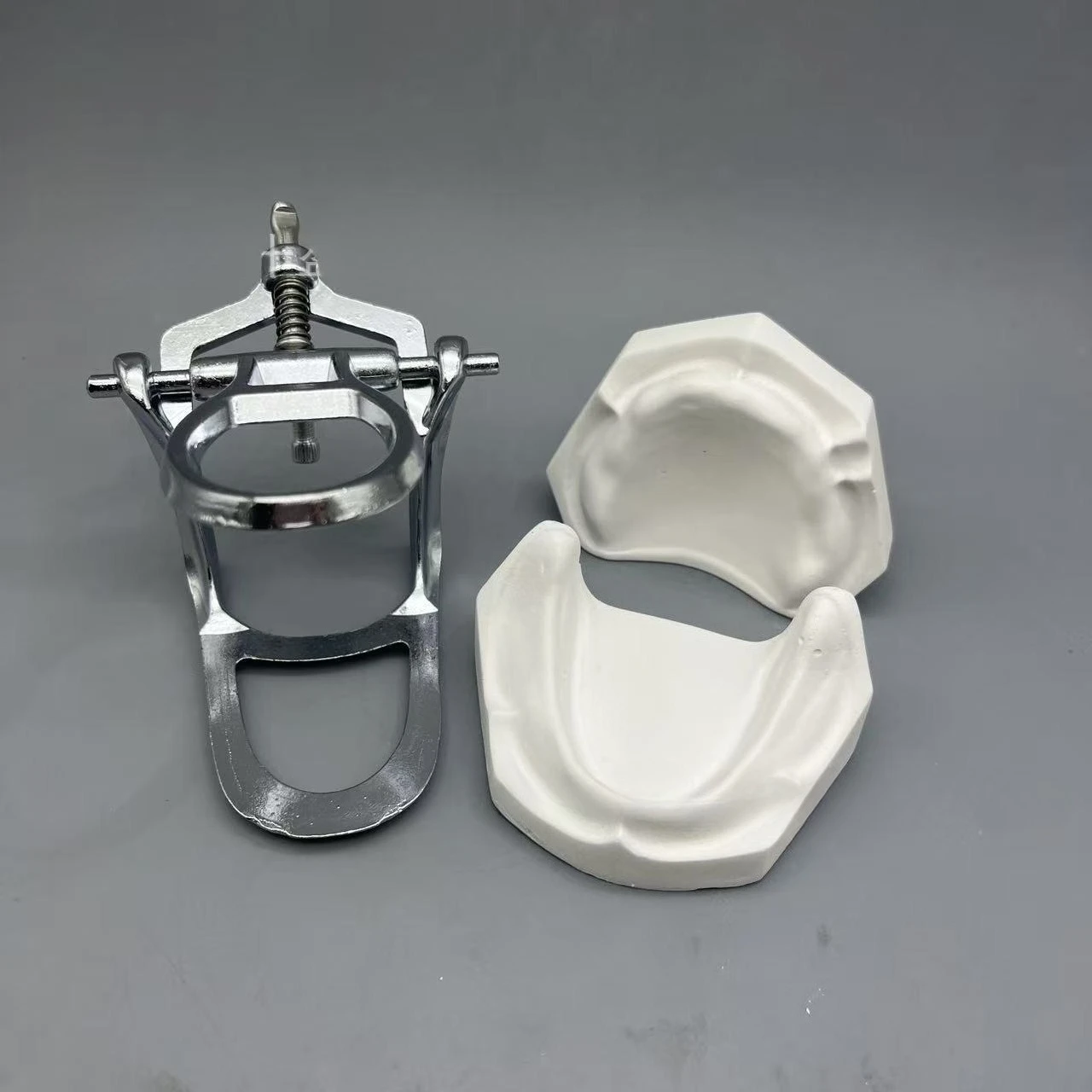 5pcs Lab Articulator Mold Bracket Bite Jaw Frame Simple Bite Accessories Tools