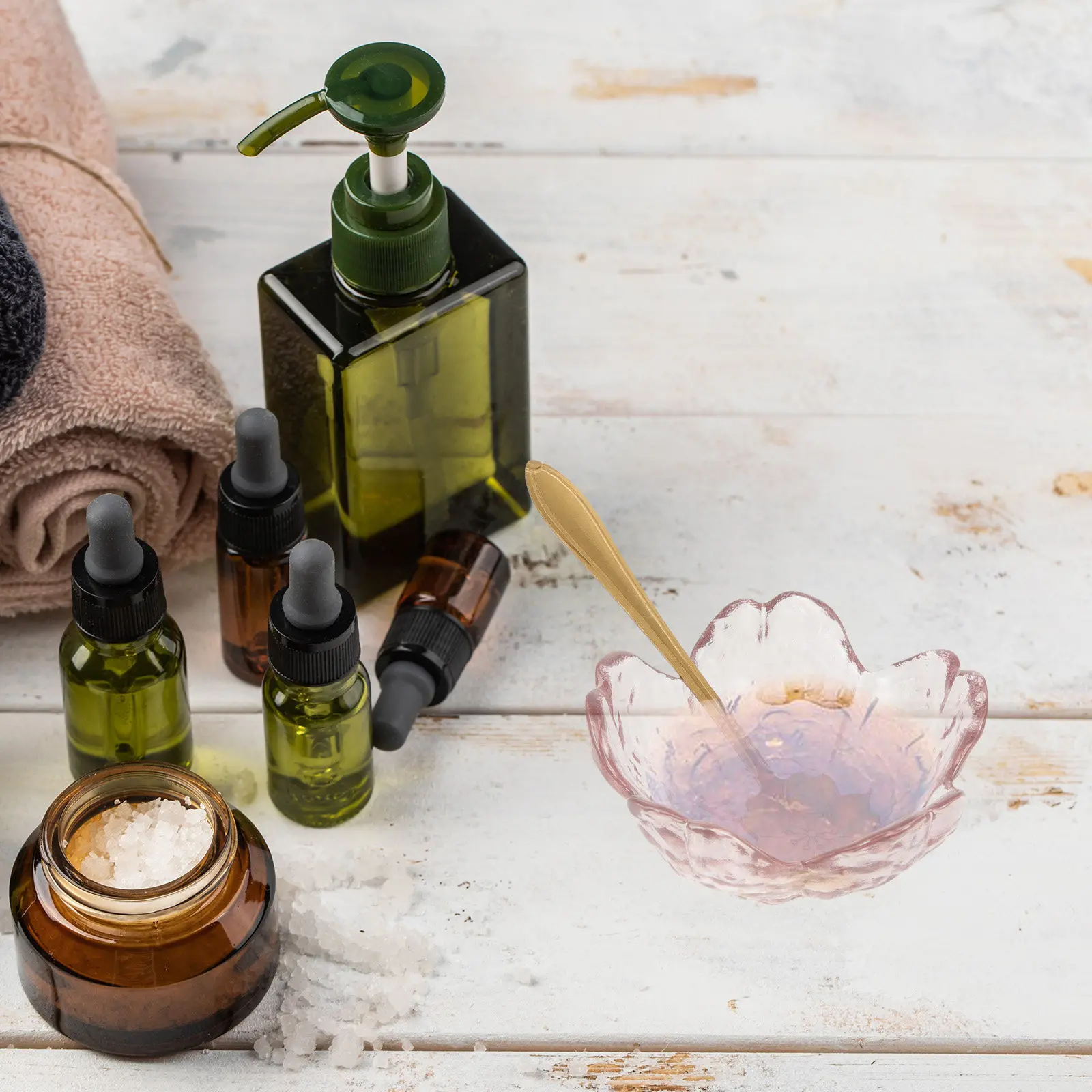 

2Sets Essential Oil Bowls Flower Shape Smooth Surface Small Mixing Facial Bowls Salon Mask Bowl Spa Oil Bowl Beauty Supplies
