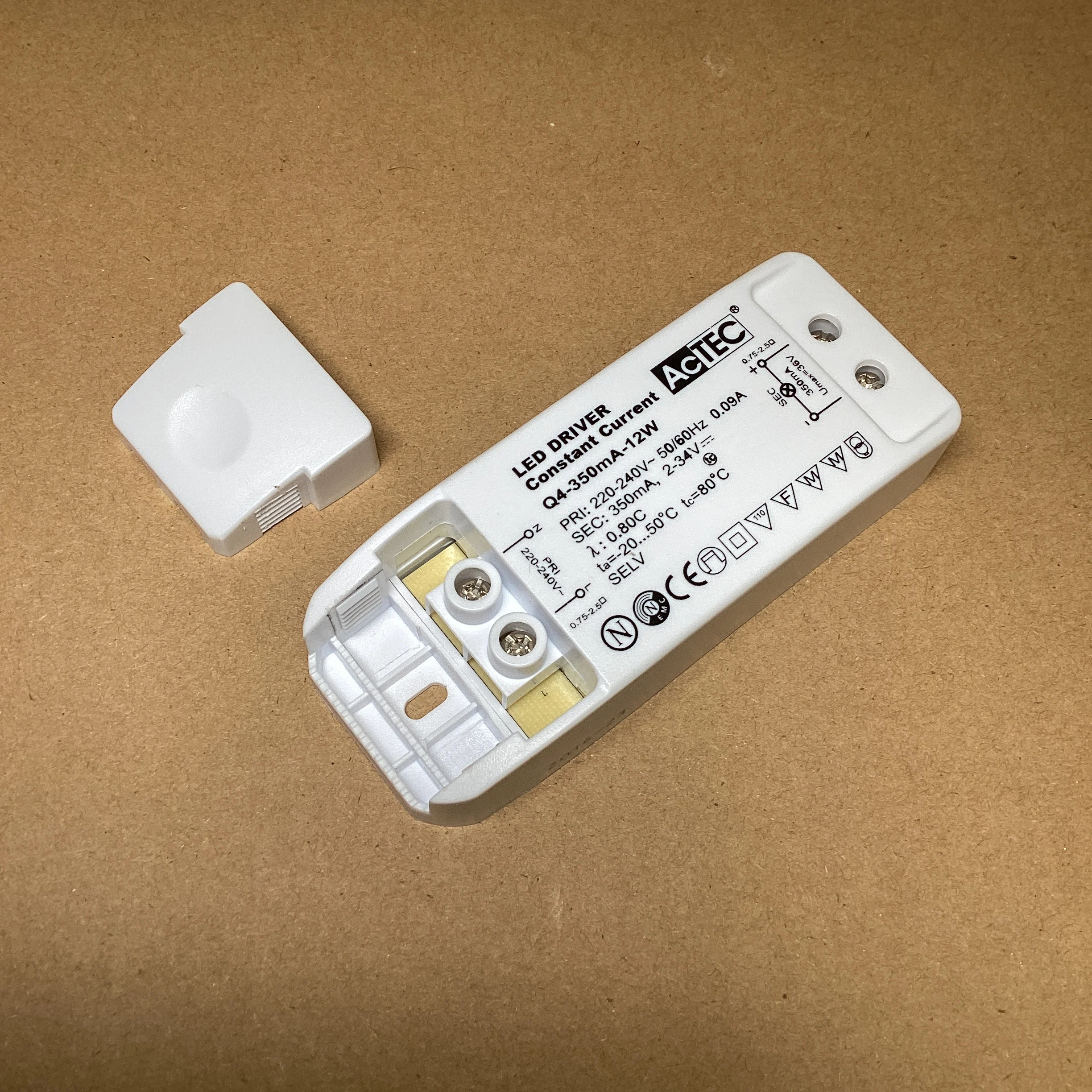 Independent Compact 12W Constant Current 260mA 350mA 500mA LED Driver Q4-260mA-12W Q4-350mA-12W Q4-500mA-12W