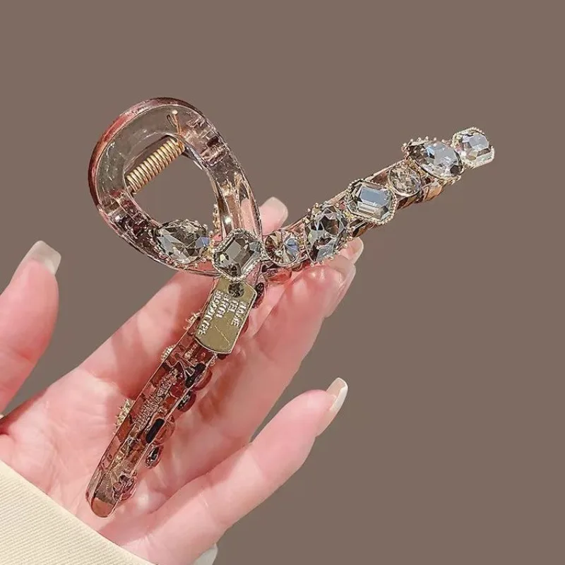 Fashionable Water Droplet Flash Clip 2024 New Original Niche Design High-end Multifunctional Hair Accessory Hair Clip