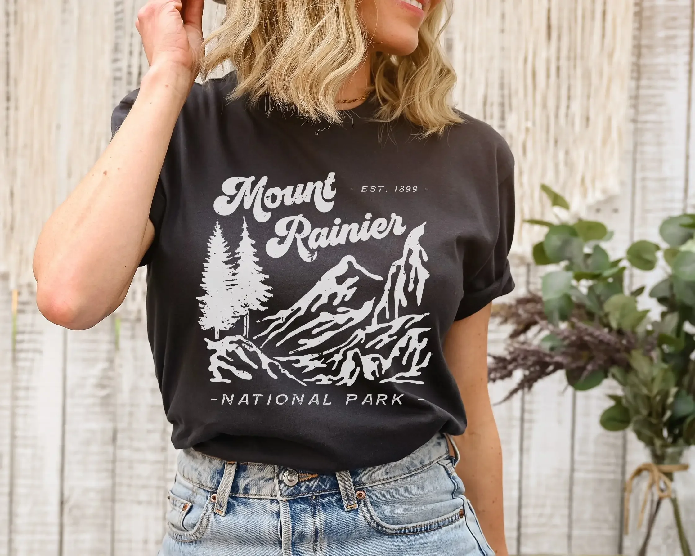 Mt Rainier National Park T Shirt Washington Mount Seattle Hiking Outdoor Camping Nature Vintage