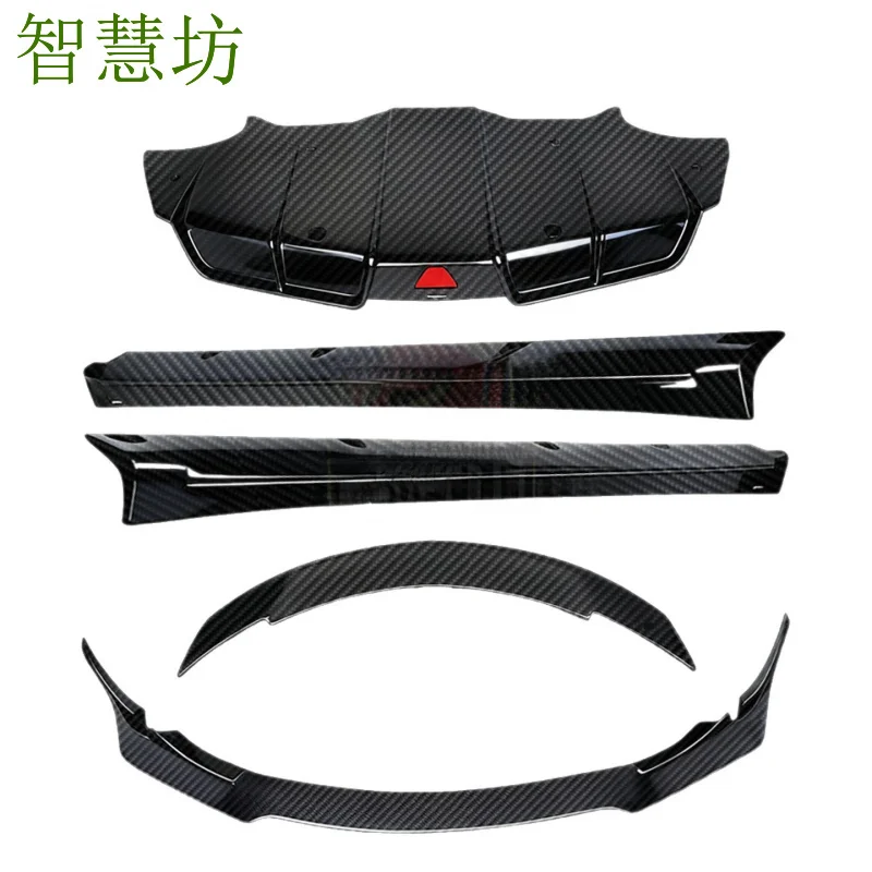 

Подходит для Tesla Model 3, модифицированный в стиле C**T с элементами из карбона, передний спойлер, задний диффузор и небольшие обвесы.