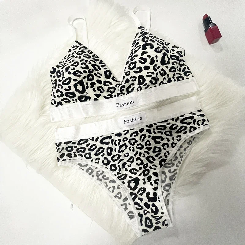 

Summer New Women's Leopard Print Traceless and Steel Rim Bra Adjustable Shoulder Strap Back Women's Underwear Set