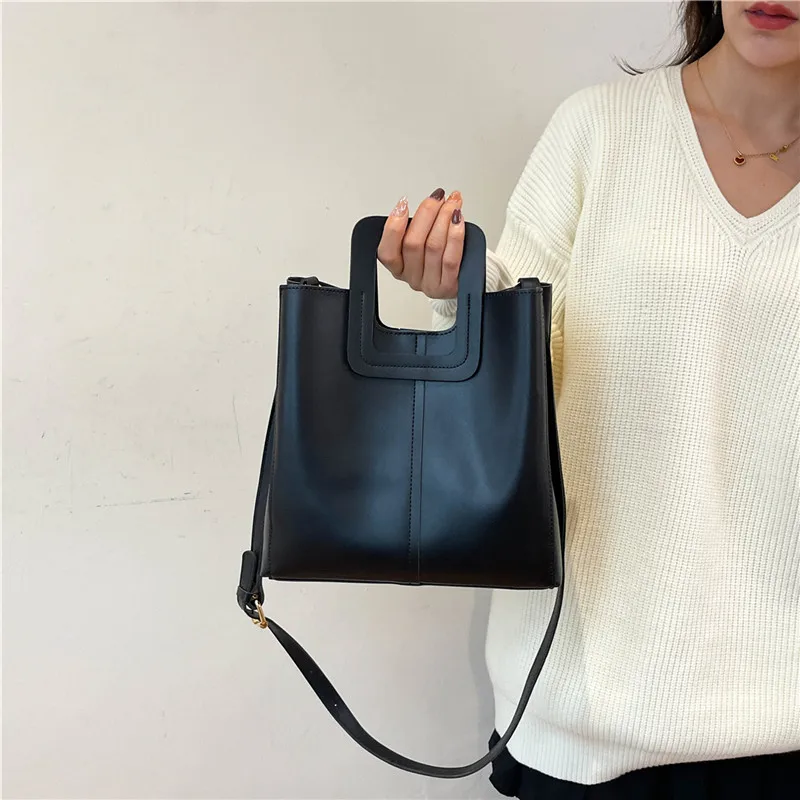 

New Trendy Ladies Shoulder Bag Faux Leather Handbags Crossbody Purse for Women's Lightweight Tote Bag with Adjustable Long Strap