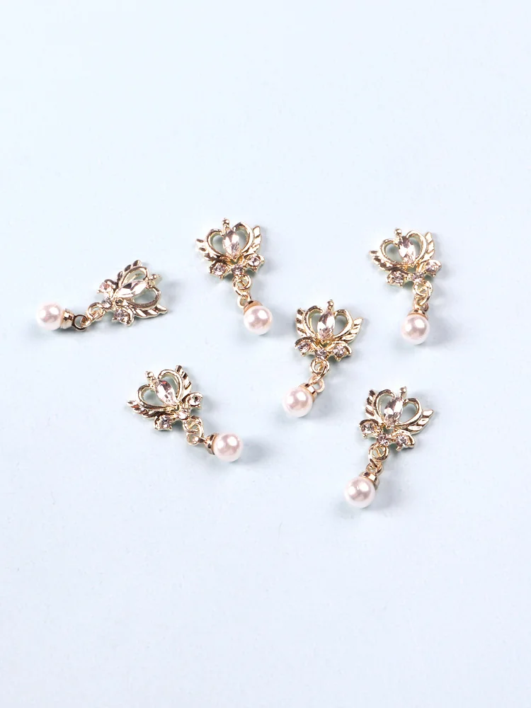 หมุดโลหะ6ชิ้นอุปกรณ์เล็บเล็บสีทองรูปทรงหรูหราอุปกรณ์การตกแต่งศิลปะเล็บพลอยเทียม