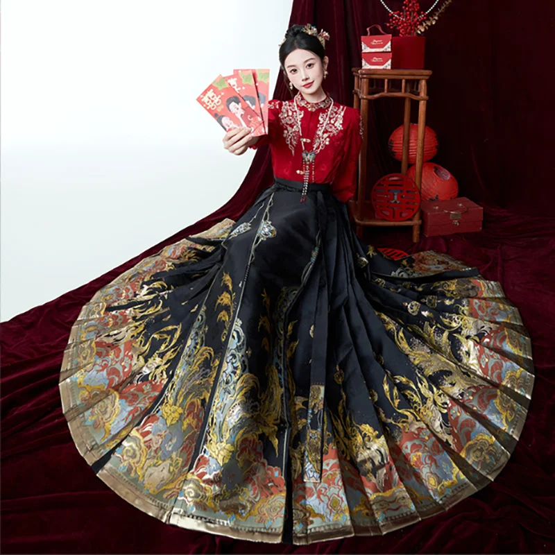 Ming Dynasty Hanfu Horse Face Skirt Women Spring Pleats Skirt  Chinese Style Embroidery Weaving Gold Black Hanfu Skirt Red Shirt