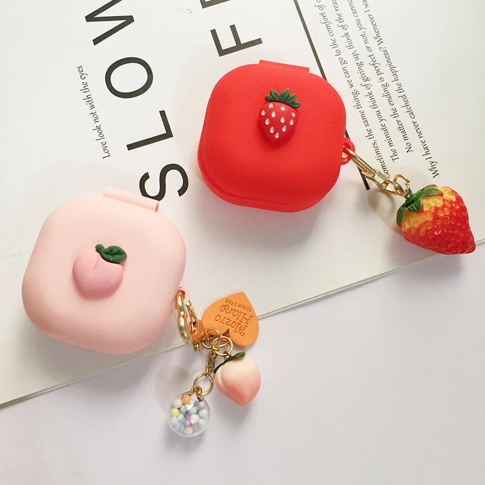 Silicone Protect Case For Samsung Galaxy buds live / buds2 2 Pro  Earphone Charging Box Accessories Cute Peach Keychain Cover