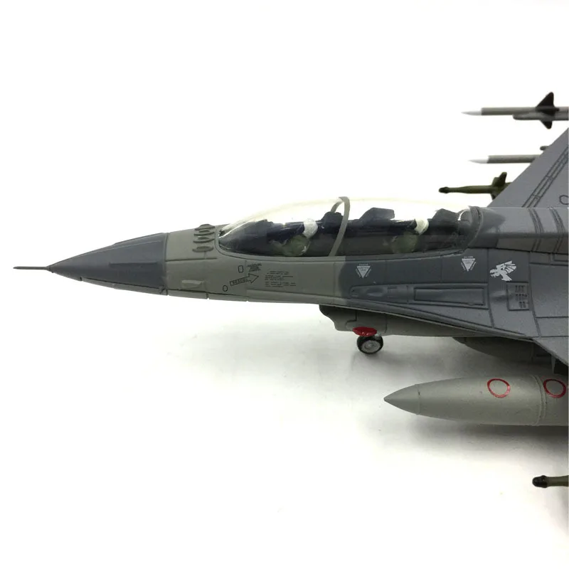 Nsmodel F-16D القتال الصقر دييكاست نموذج طائرة معدنية سنغافورة سلاح الجو الطائرات تحصيل عرض طائرة هدية مراوح الطيران