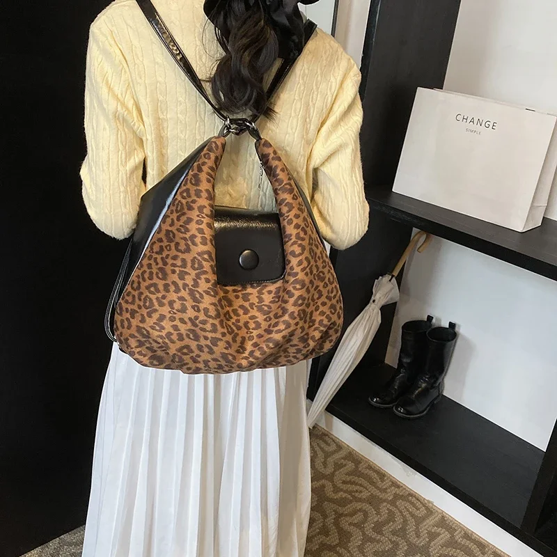 حقيبة نسائية من البولي يوريثان بطباعة الفهد قابلة للتحويل على الكتف/حقيبة كروس/حقيبة ظهر بحزام قابل للتعديل محفظة عصرية للأساسيات اليومية