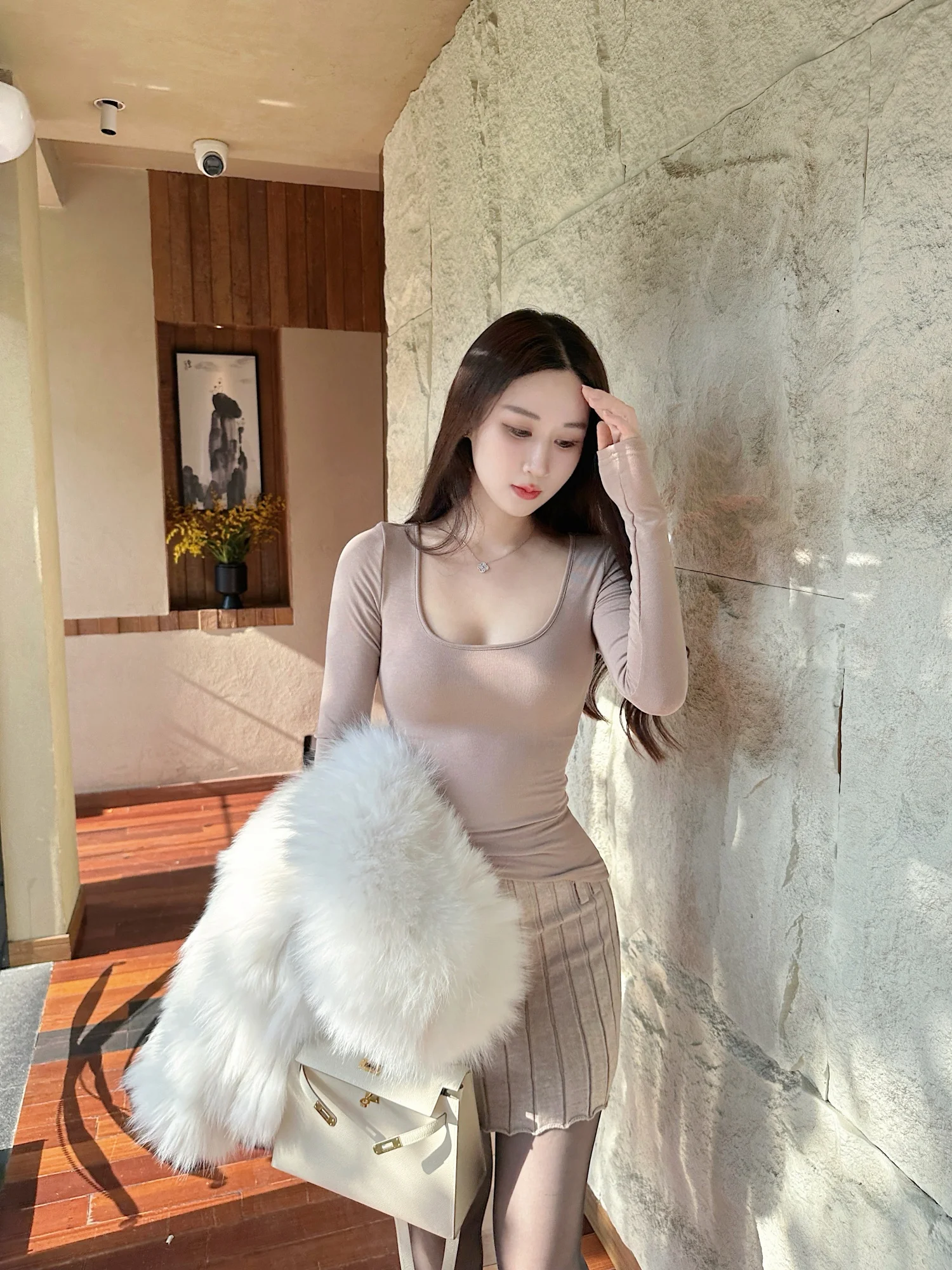 

Slim Fit Long Sve T-irt Pure Desire Beau Base irt Fawn Color Large U Ne round Ne Brued Korean Sle Commute Wind