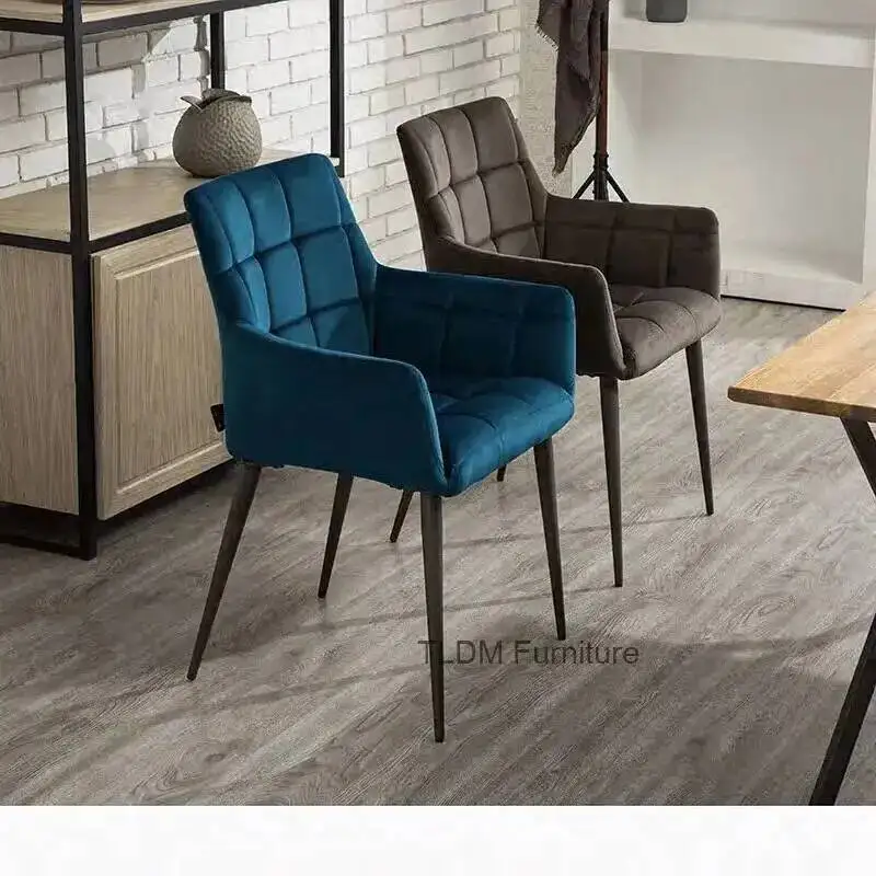 المنزل الفاخرة ضوء مصمم مسند الظهر كرسي الطعام كراسي غرفة الإبداعية مطعم الأثاث الخلفي الطعام الفاخرة نادي الحديد أريكة P