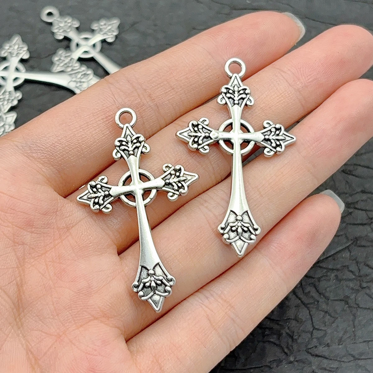 6 Pieces of Vintage Artistic Handmade Accessories, Embossed Floral Cross Pendants with Hanging Rings at Both Ends, Suitable for DIY Bracelets, Necklaces, and Earrings, Religious-Themed Jewelry DIY Basic Handmade Materials