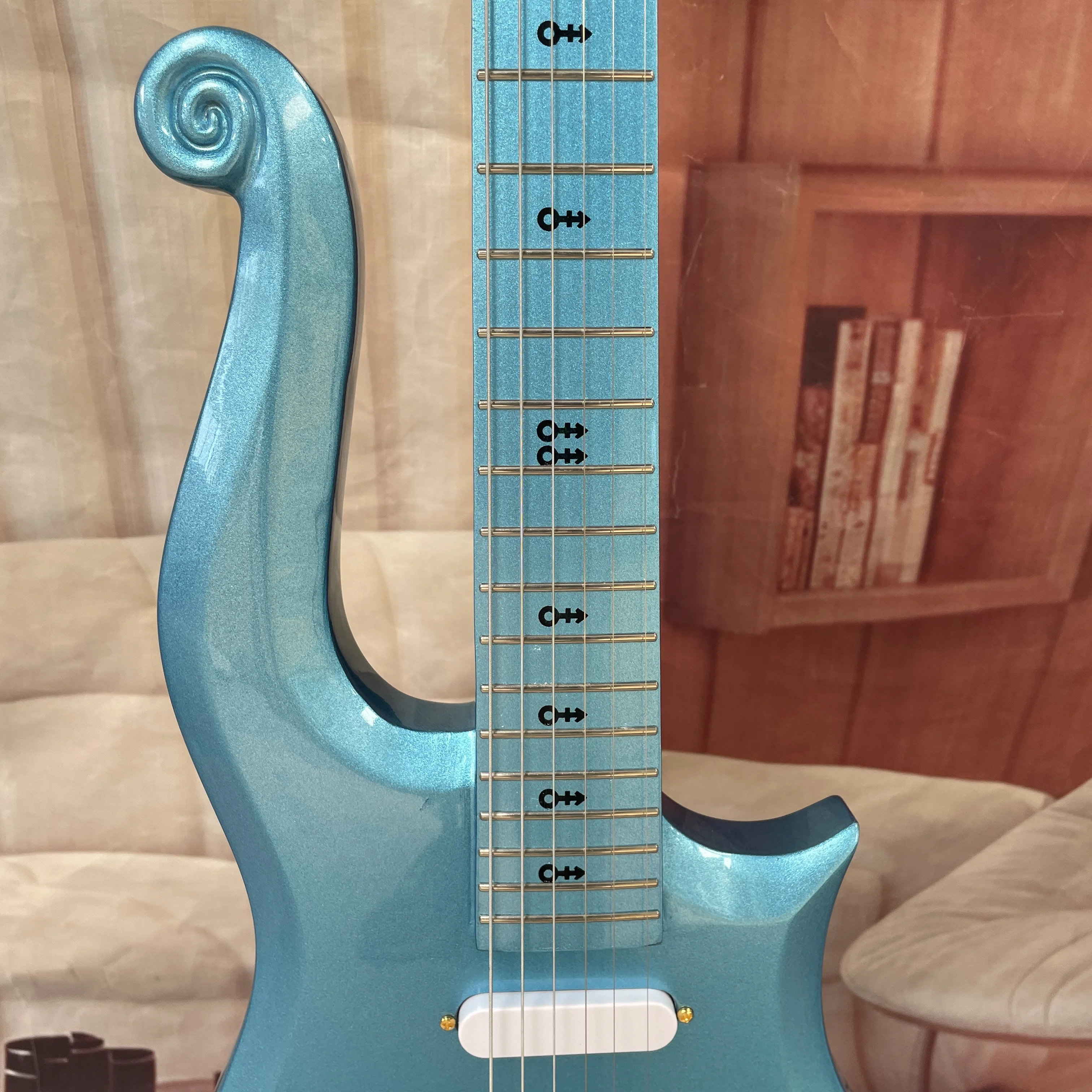 6-string electric guitar with spiral wrap-around tailpiece, lake blue pearl finish guitars, stage performance electric guitarra