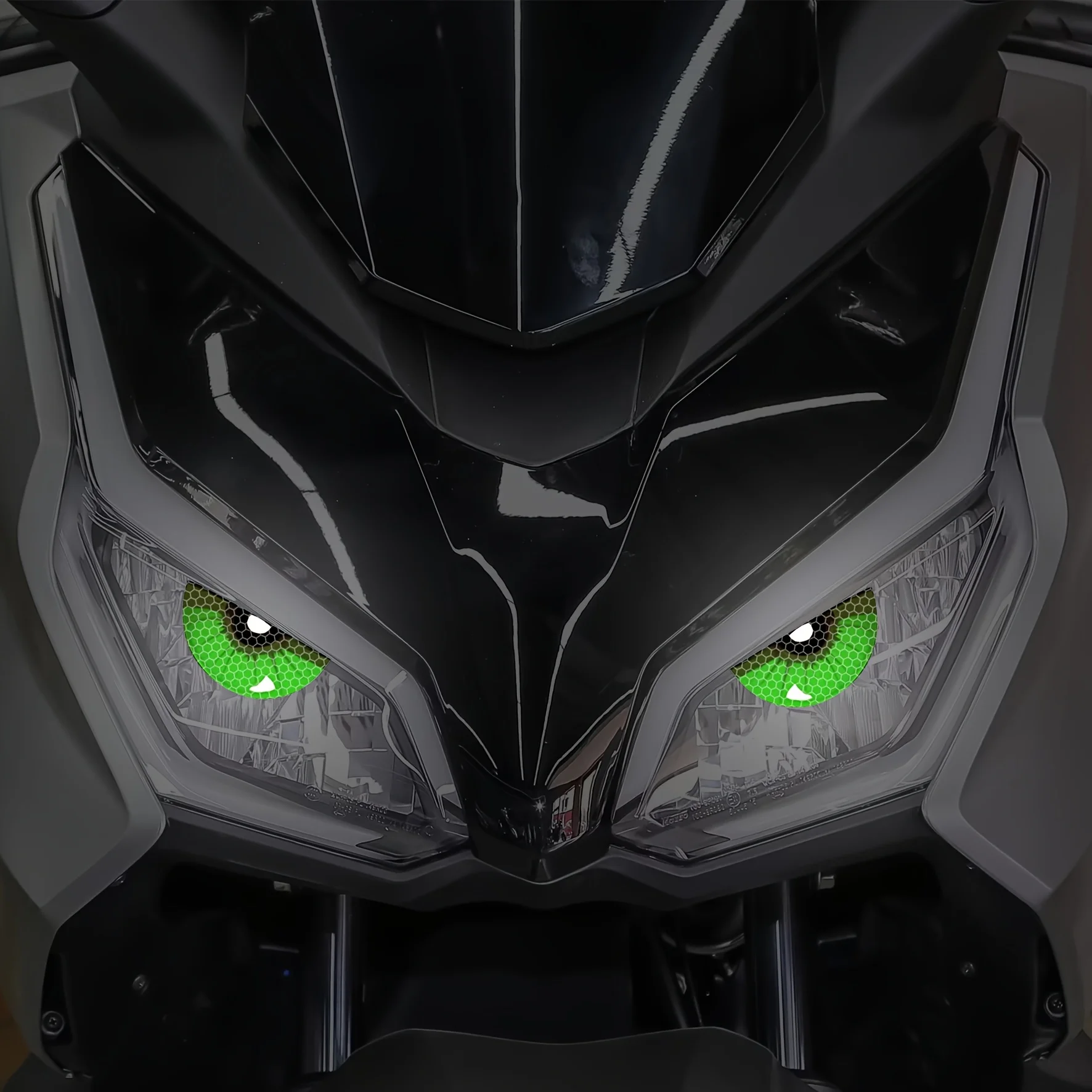 1 زوج عيون الشيطان الفينيل عاكس دراجة نارية ملصقات ذاتية اللصق ليلة القيادة تحذير السلامة لخوذات المصابيح الأمامية موتو