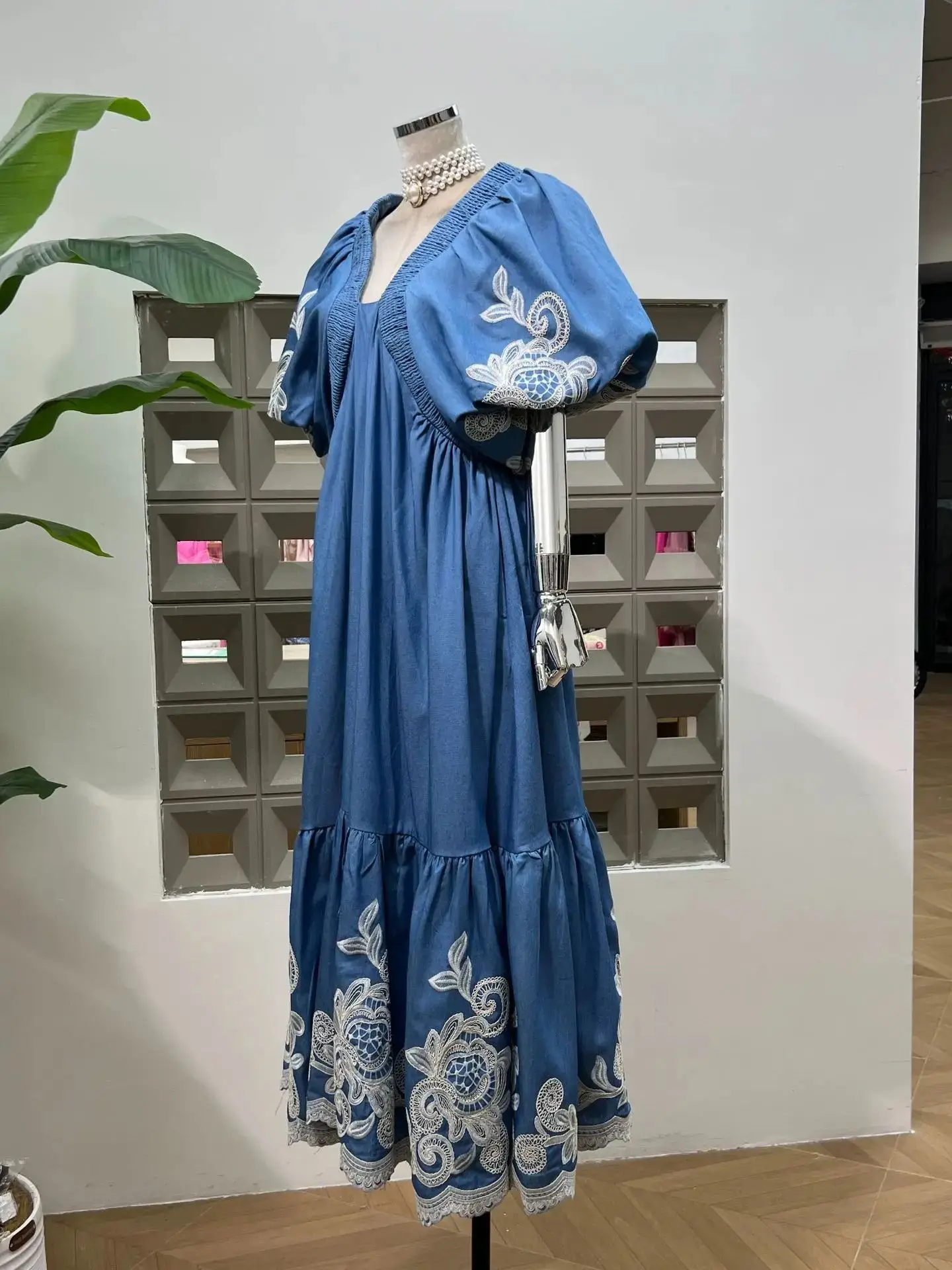 Summer New Arrival Women‘s Dresses Backless Tie Detail Embroidered V-Neck Long Maxi Party Cocktail Gown Fashion Boho Vacation