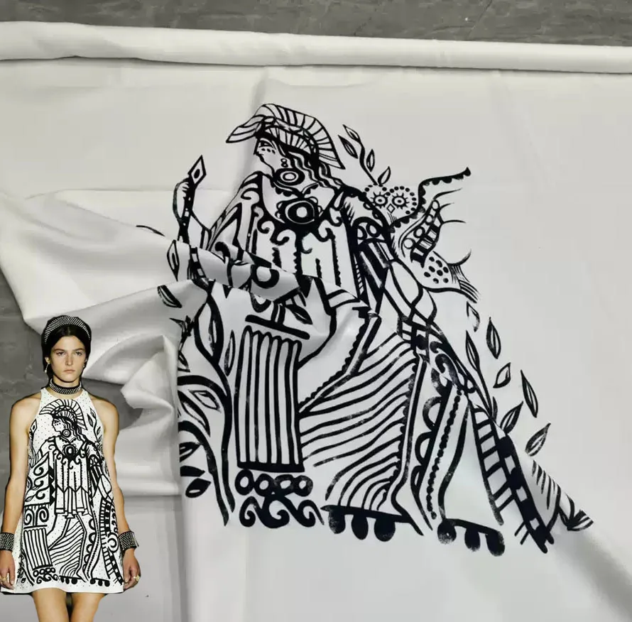 黒と白のポーカー騎士パターンプリント厚いポリエステルツイル生地女性の春のドレスdiy布縫製材料