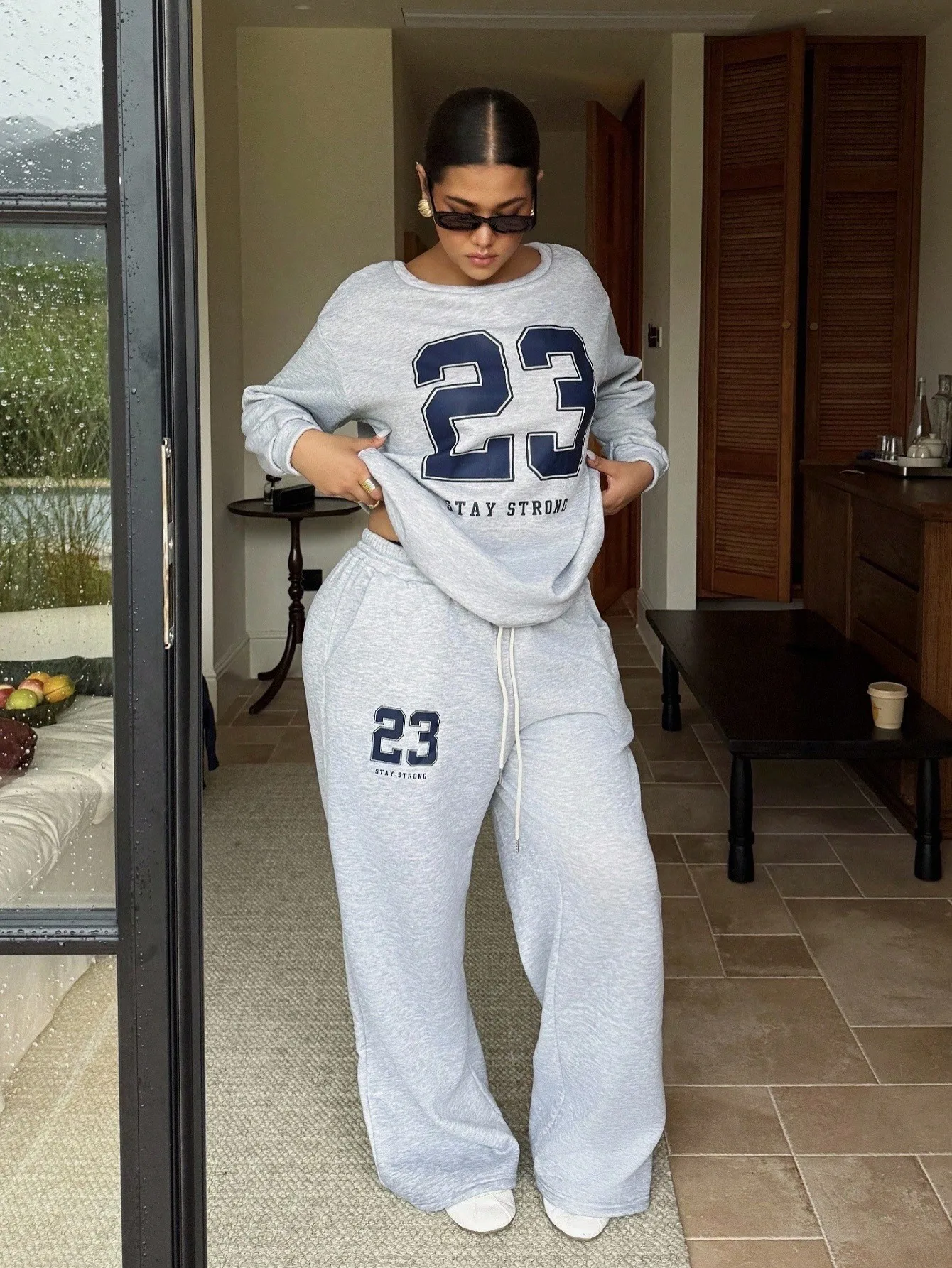 

Plus Size Oversized Graphic Print Thermal-Lined Sweatshirt & Joggers Set for Fall Winter