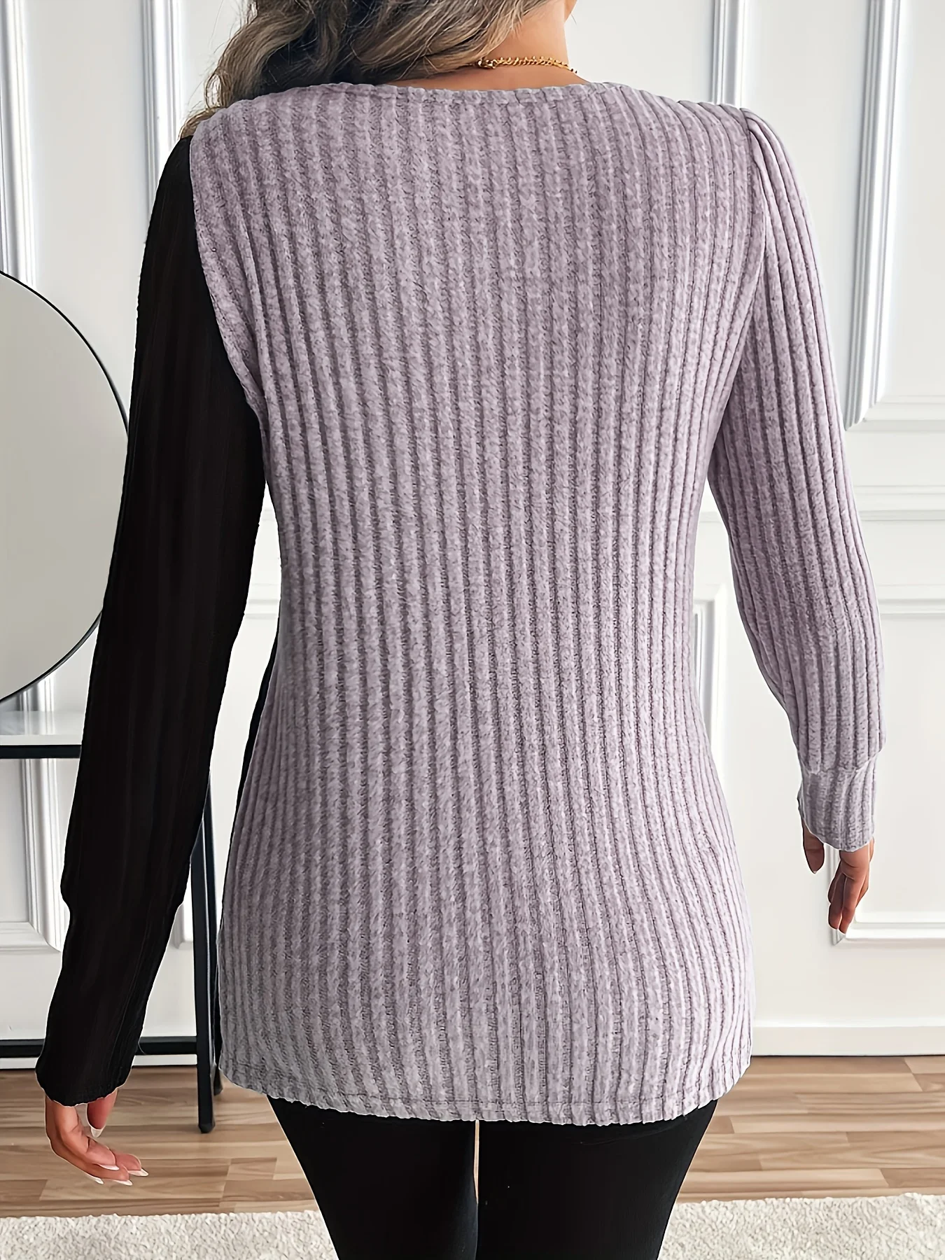 Stilvoller Plus-Size-Damenpullover mit quadratischem Ausschnitt und Farbblock-Design für modernen Chic – Detail 8