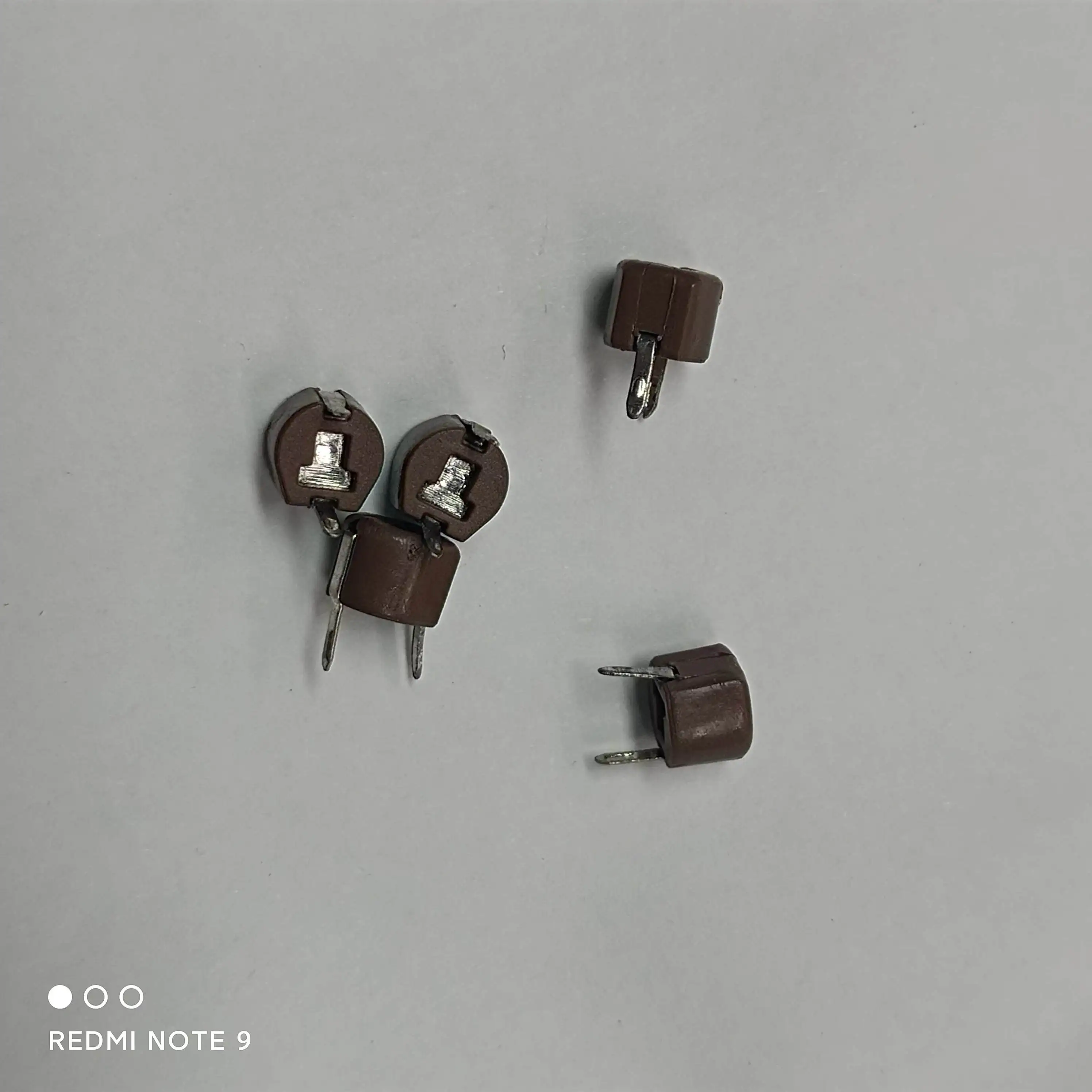 10PCS 6mm Trimmer Variable Ceramic Capacitor 3PF 5PF 10PF 20PF 30PF 40PF 50PF 60PF 70PF 120PF Adjustable Capacitors for Arduino